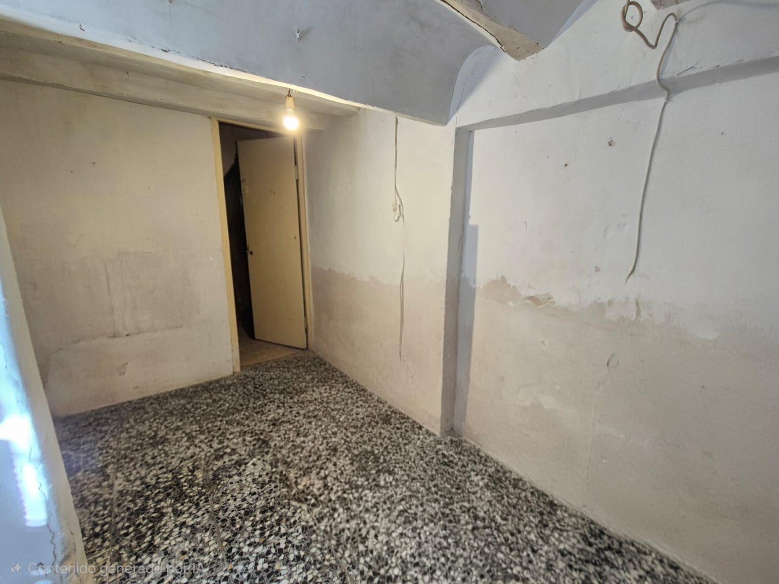 Imagen 1 Casa Adosada en venta en Pinós El/pinoso / Casa adosada esquinera junto a calle Maisonnave