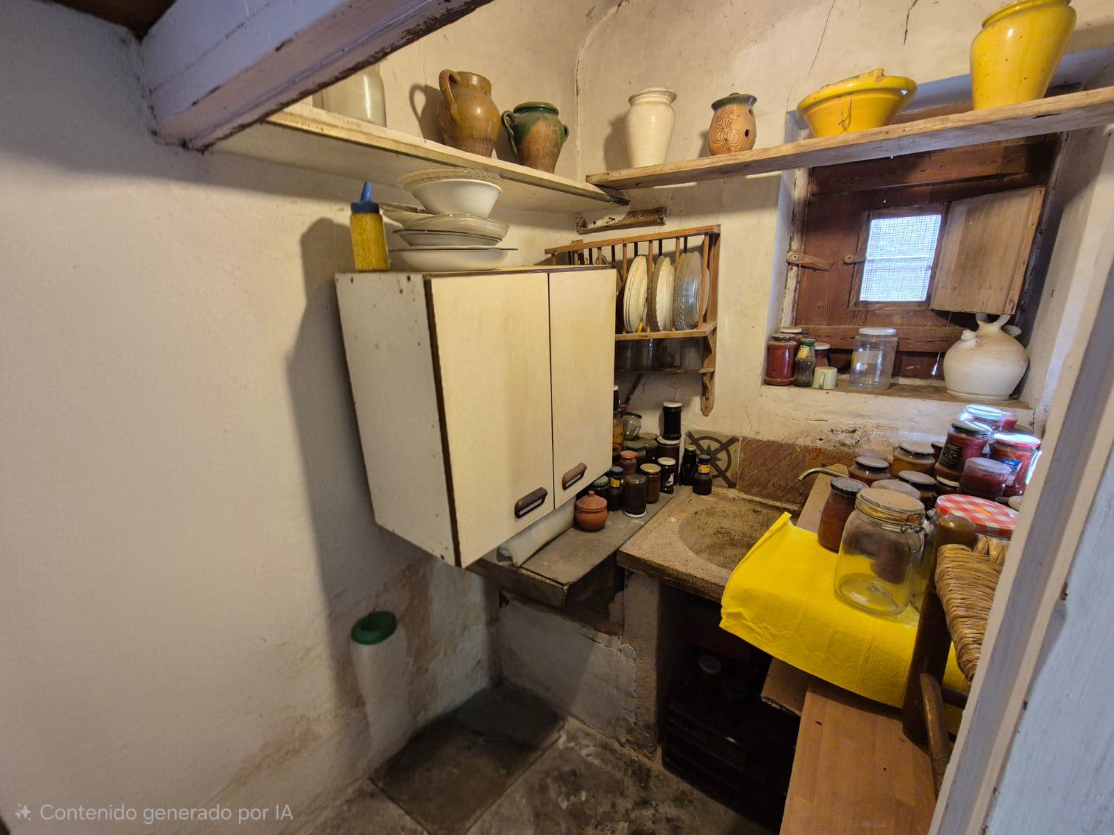 Imagen 3 Casa Adosada en venta en Pinós El/pinoso / Casa adosada esquinera junto a calle Maisonnave