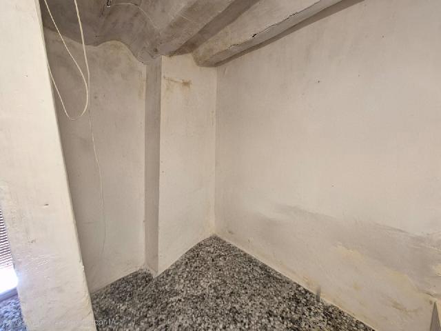 Imagen 4 Inmueble 300567 - Casa Adosada en venta en Pinós (El)/pinoso / Casa adosada esquinera junto a calle Maisonnave