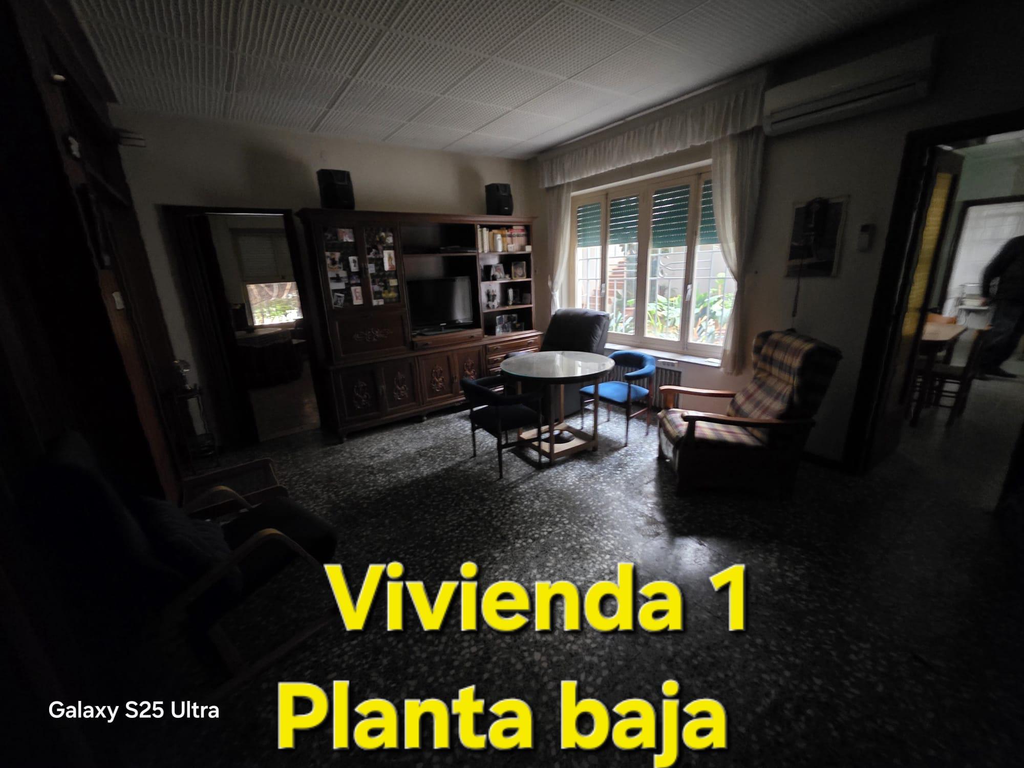 Imagen 3 Casa Pareada en venta en Petrer / Parcela urbana con 3 viviendas junto parque 9 d´Octubre