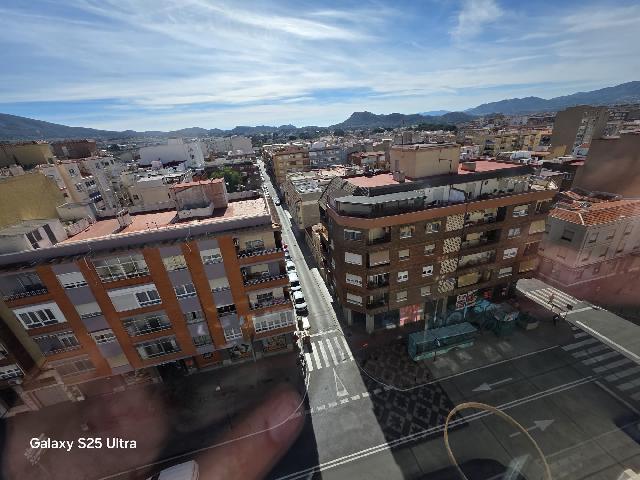 Imagen 1 Inmueble 300800 - Apartamento en venta en Elda / Piso con ascensor situado en la misma Gran Avenida