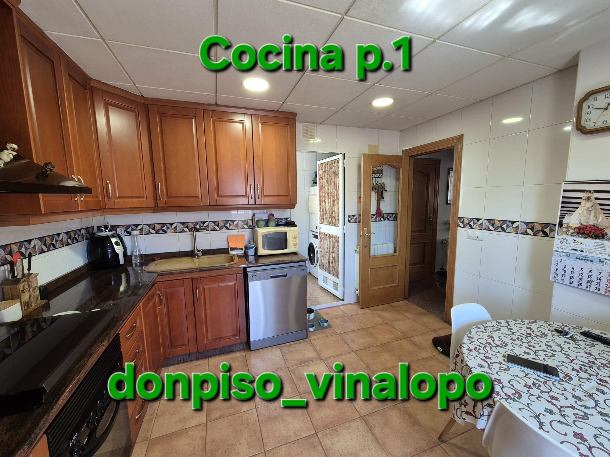 Imagen 5 Casa Adosada en venta en Villena / Adosado a 3 calles de la Avda. de la Constitución