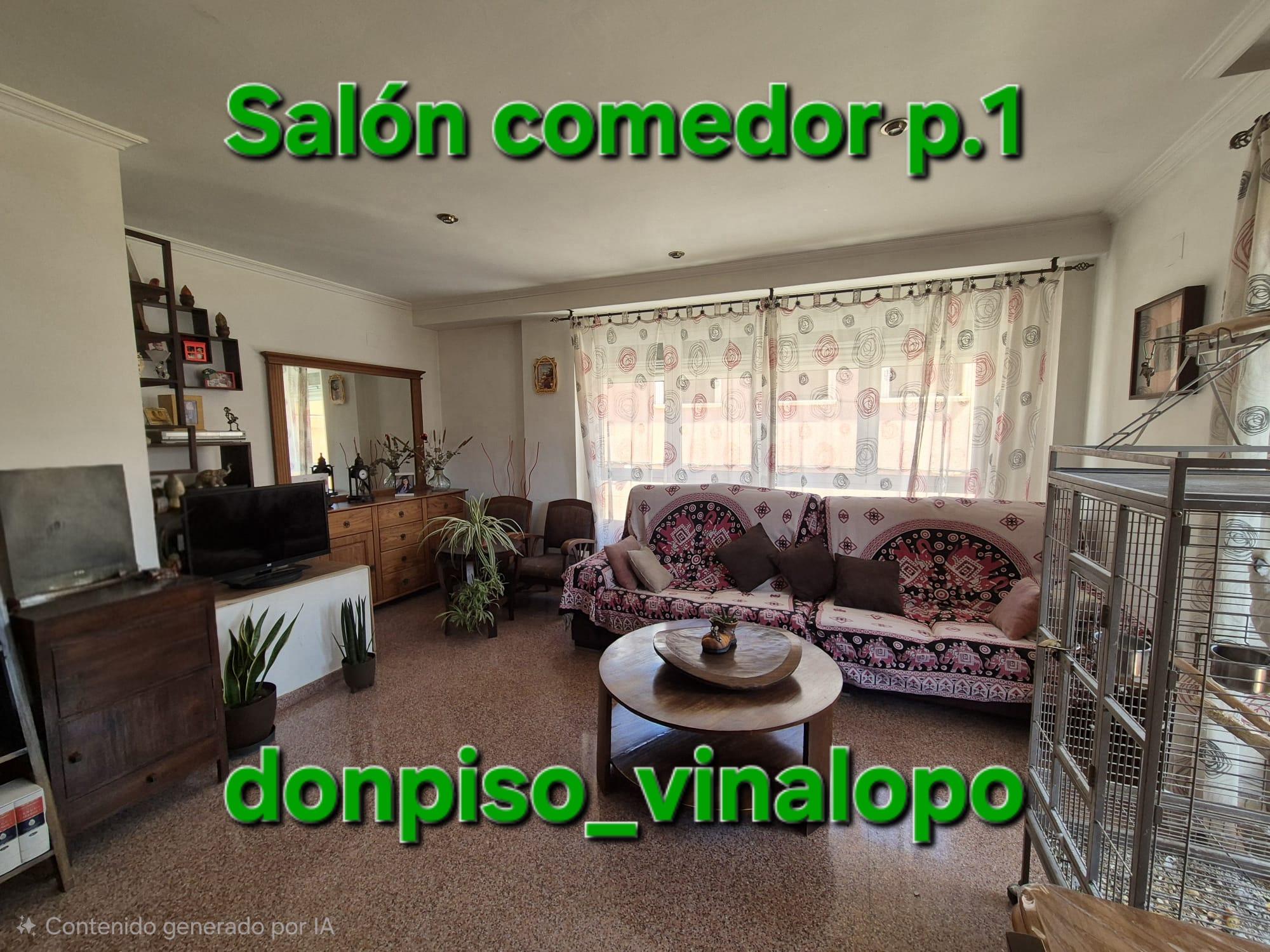 Imagen 3 Casa Adosada en venta en Villena / Adosado a 3 calles de la Avda. de la Constitución