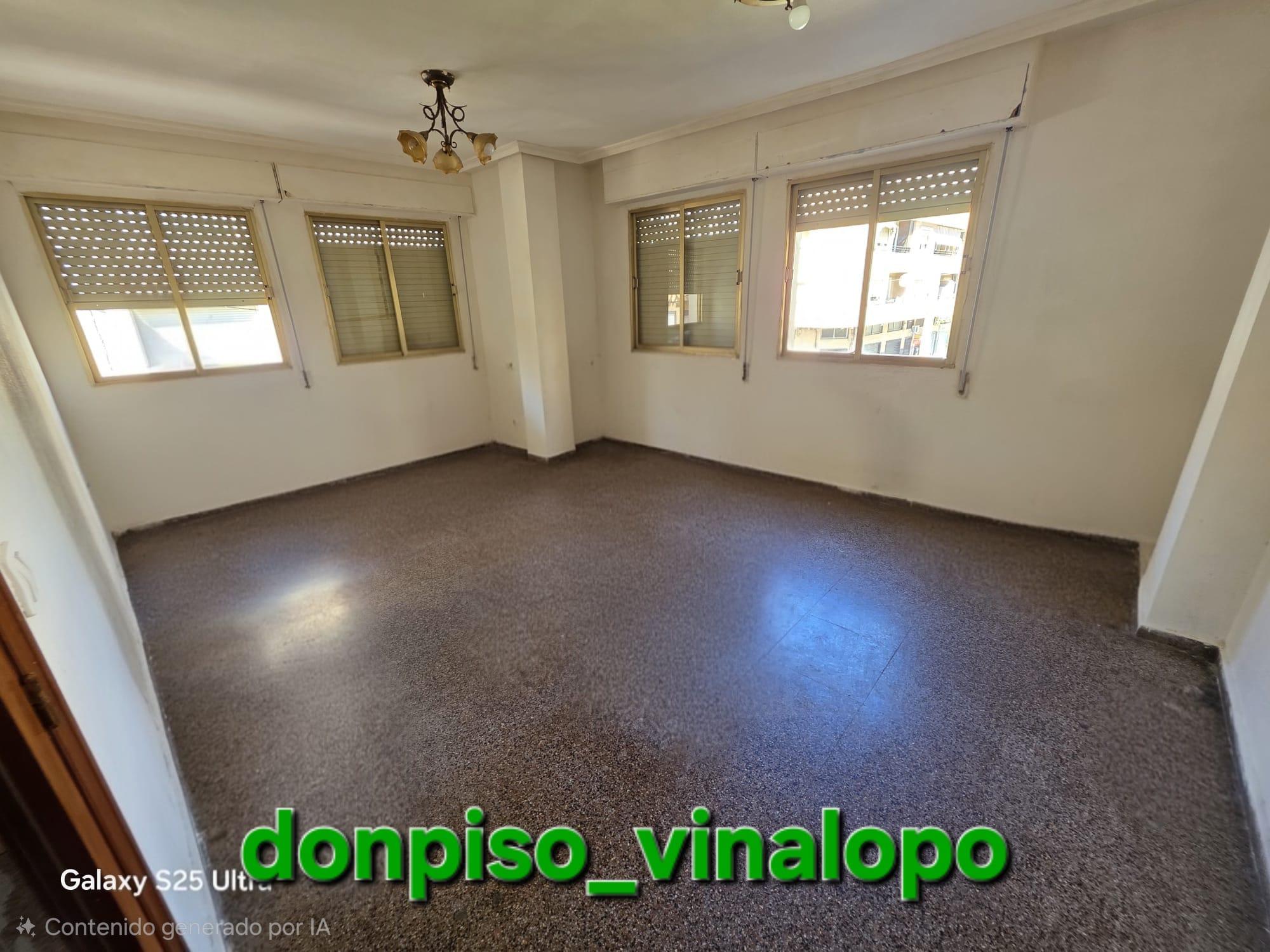 Imagen 1 Apartamento en venta en Elda / Piso primero sin ascensor y garaje, zona Plaza de Toros