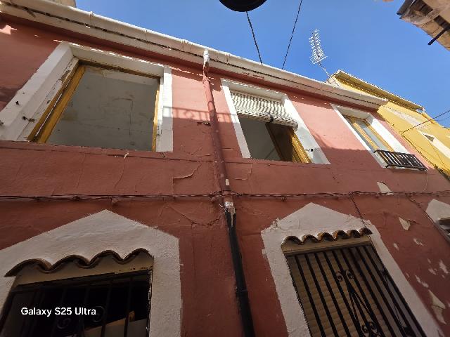 Imagen 1 Inmueble 302778 - Casa Adosada en venta en Villena / Casa adosada en el Rabal 