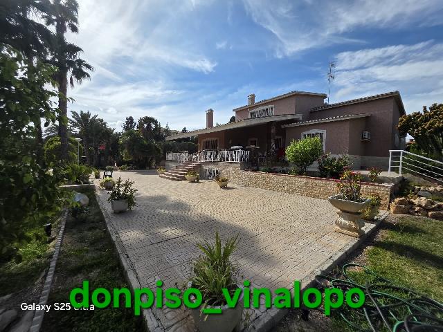 Imagen 4 Inmueble 302925 - Casa Rústica en venta en Elche/elx / Chalet con piscina en urbanización Bonavista