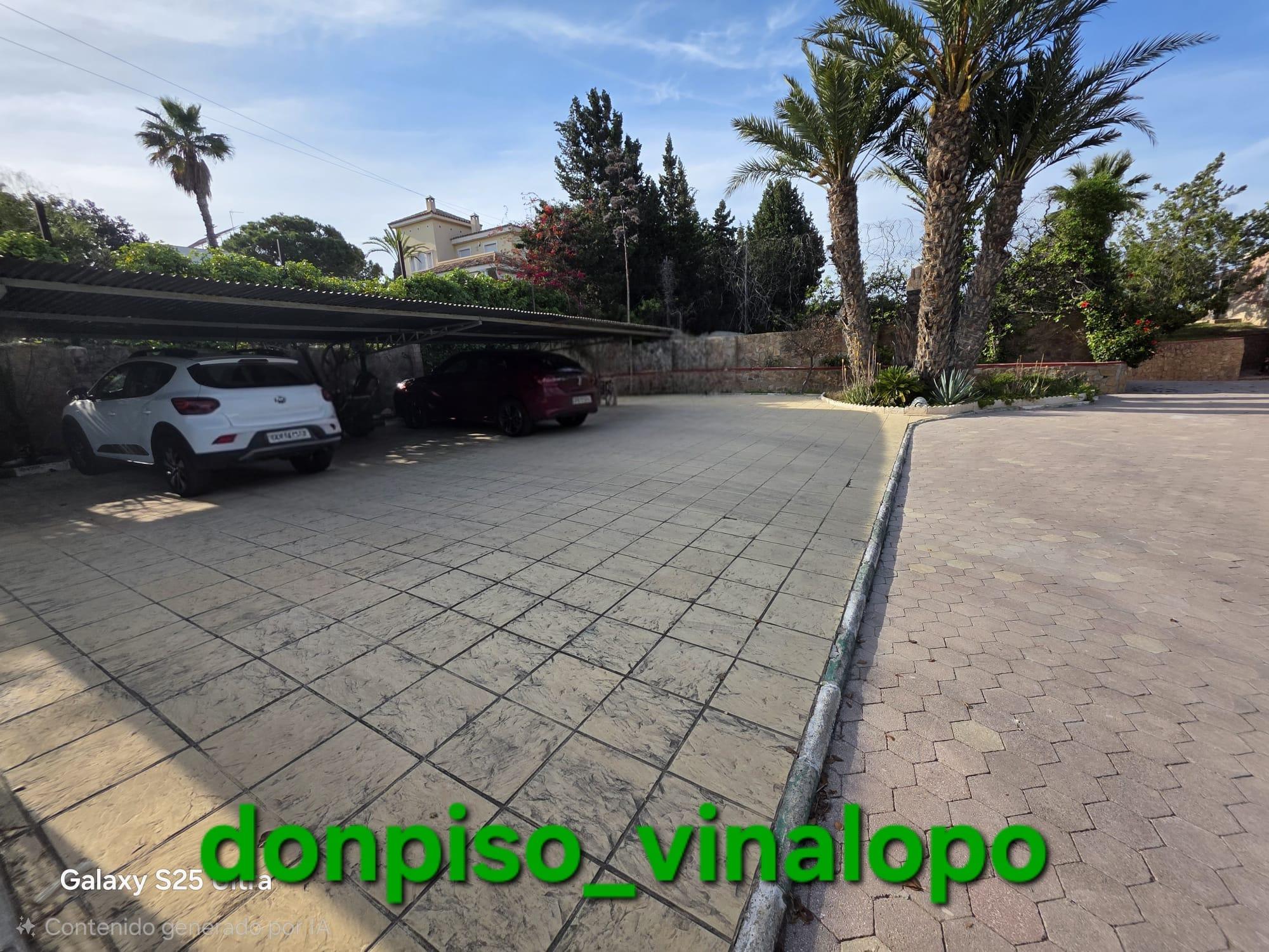 Imagen 36 Casa Rústica en venta en Elche/elx / Chalet con piscina en urbanización Bonavista