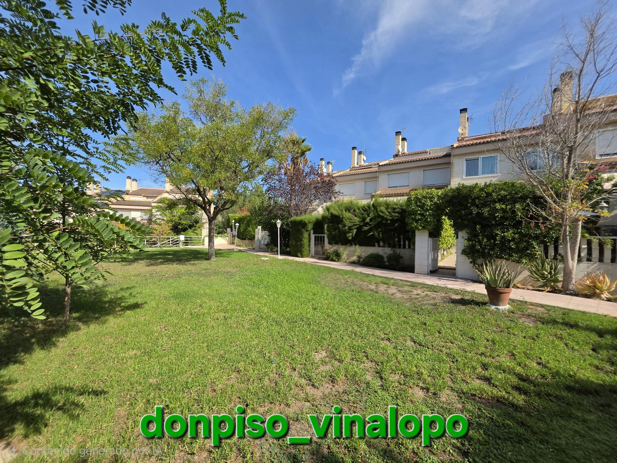 Imagen 1 Casa Pareada en venta en Petrer / En urbanización privada