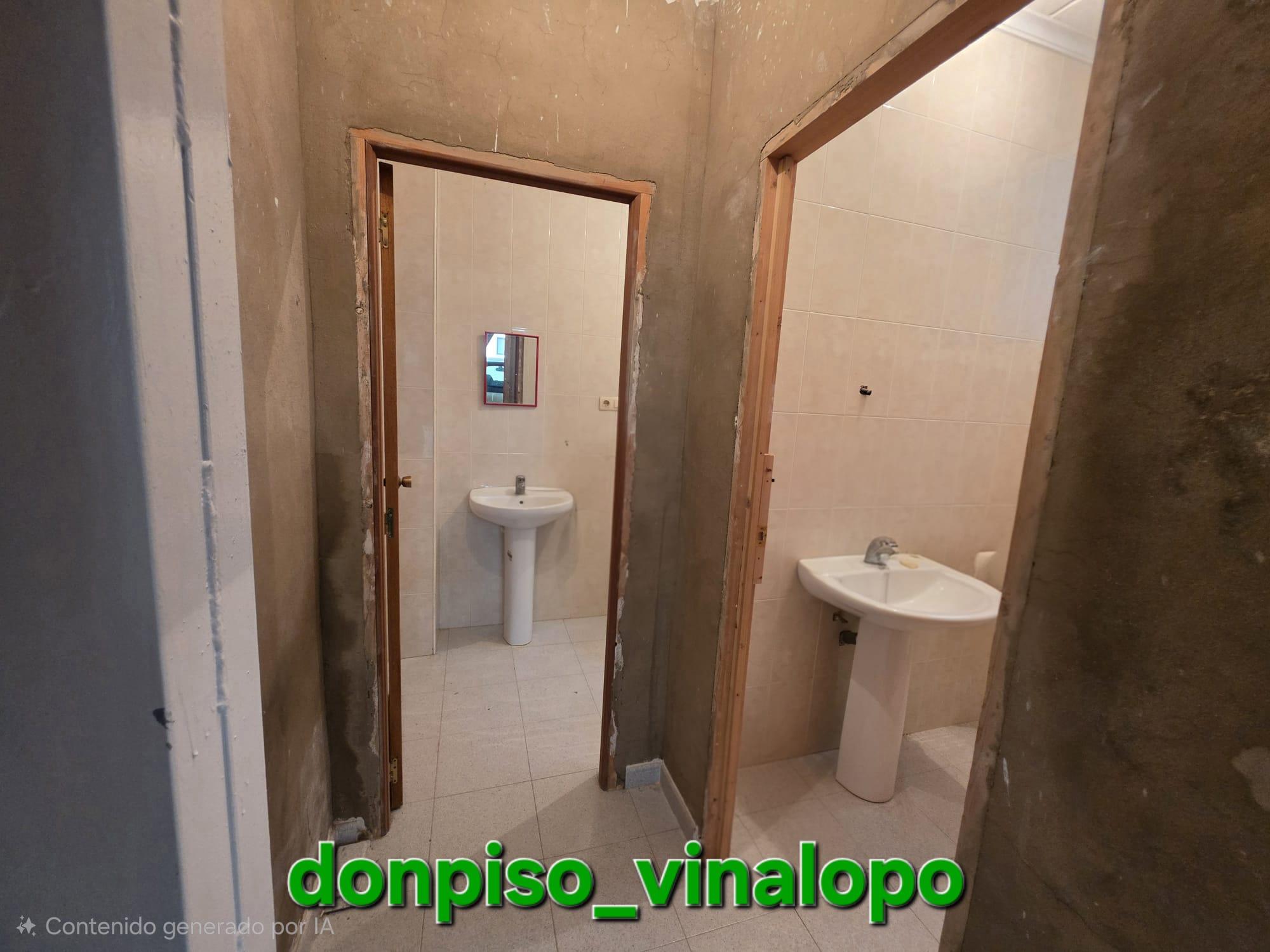 Imagen 4 Casa Adosada en venta en Castalla / Casa adosada céntrica, junto calle Cervantes