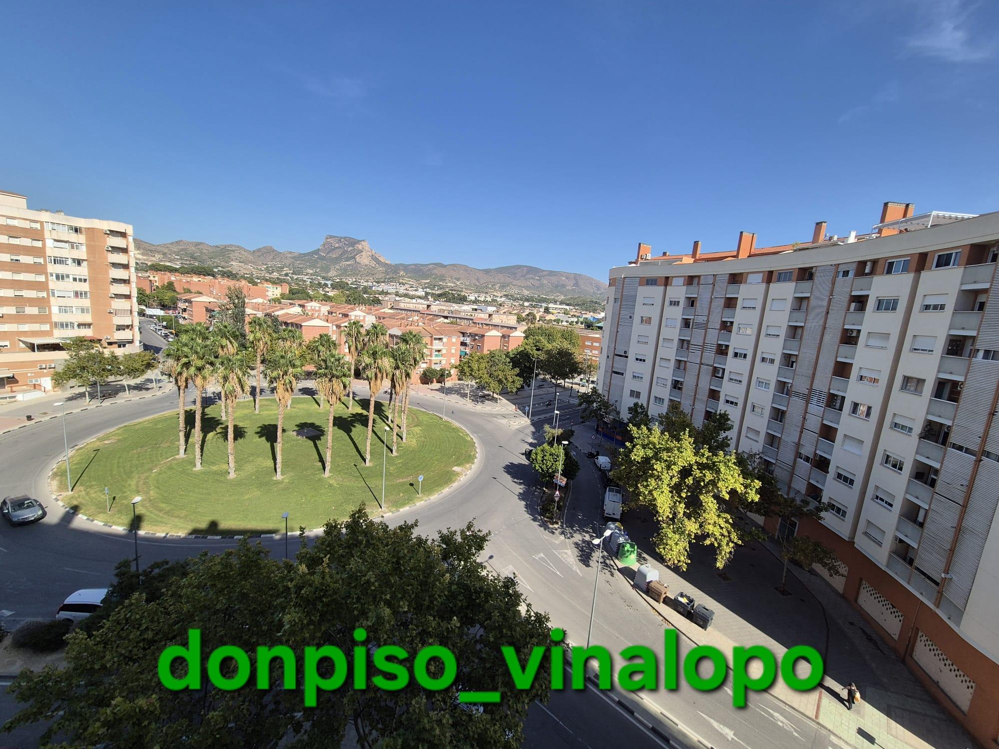 Imagen 1 Apartamento en venta en Elda / Piso 6º con ascensor  en la rotonda de Avda. de Ronda