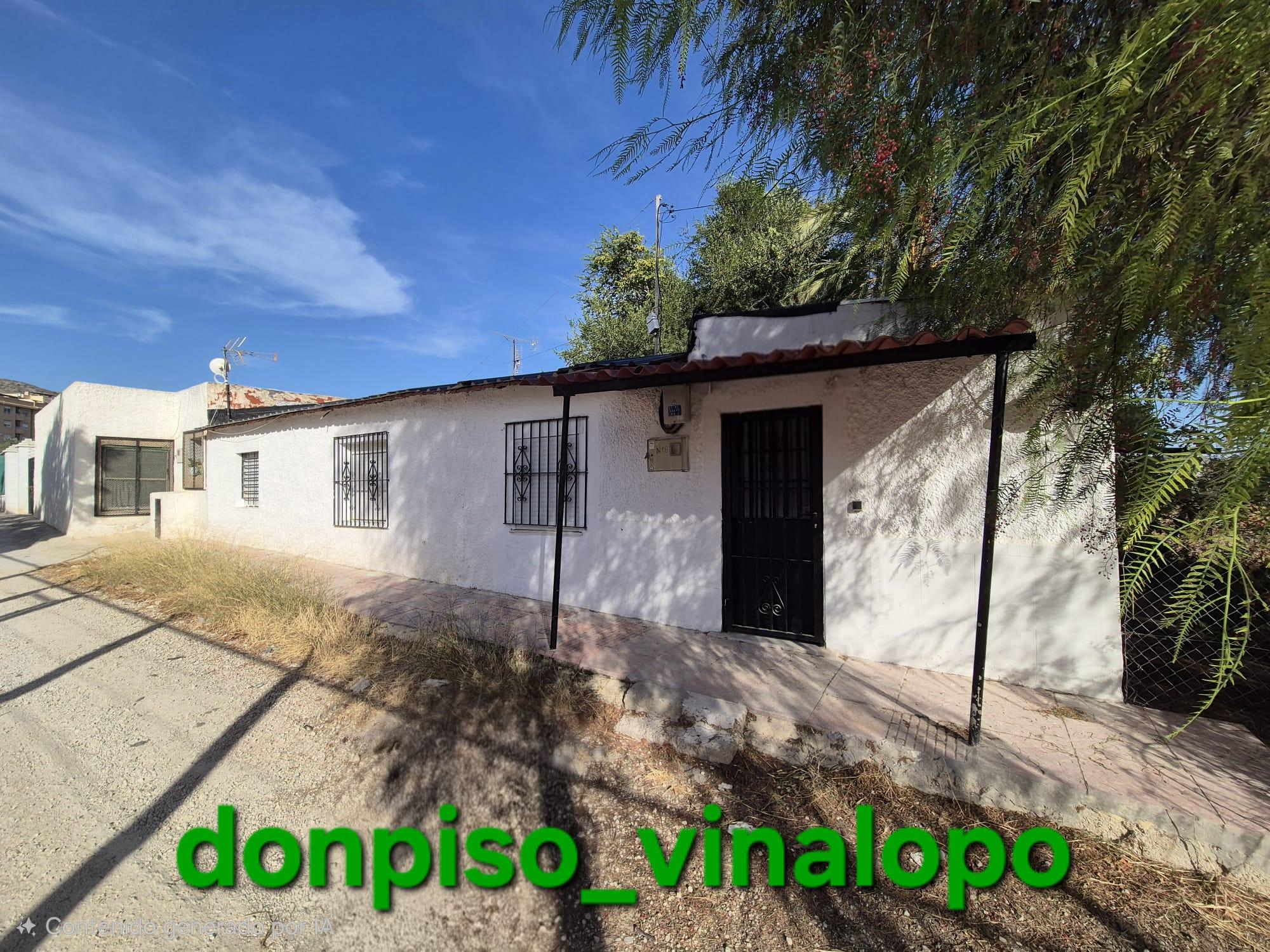 Imagen 1 Casa Adosada en venta en Petrer / Casa adosada reformada junto Avenida Reina Sofía