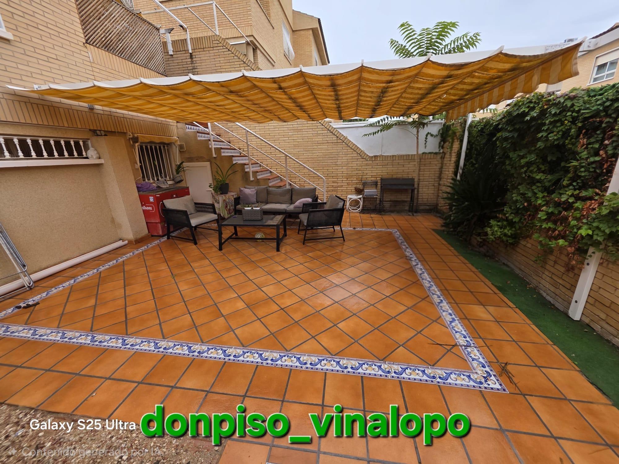 Imagen 2 Casa Adosada en venta en Elda / Adosado para entrar a vivir, zona Sagrada Familia