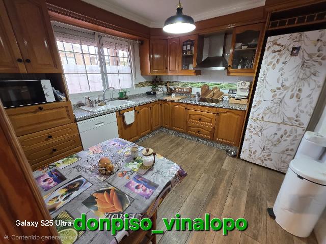 Imagen 9 Inmueble 306487 - Casa Adosada en venta en Elda / Adosado para entrar a vivir, zona Sagrada Familia