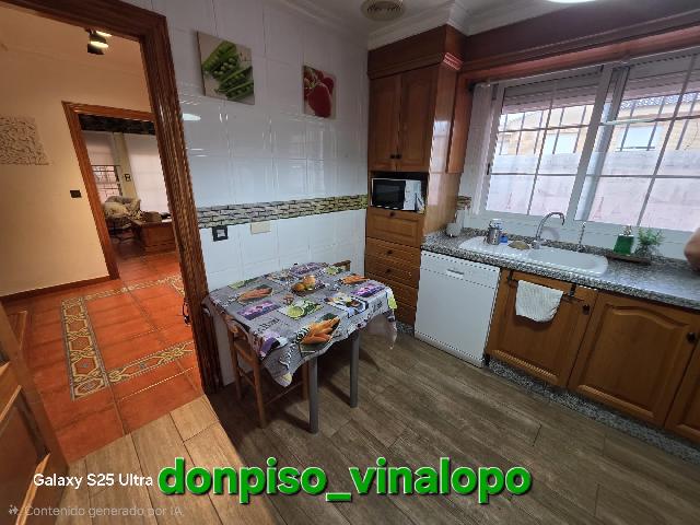 Imagen 8 Inmueble 306487 - Casa Adosada en venta en Elda / Adosado para entrar a vivir, zona Sagrada Familia