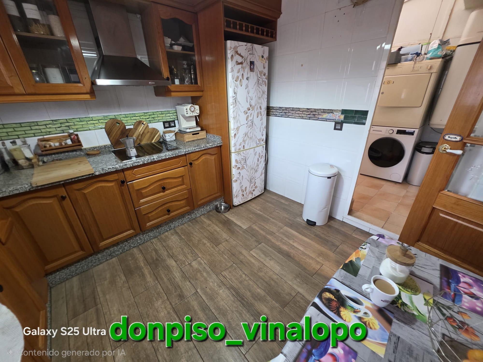 Imagen 10 Casa Adosada en venta en Elda / Adosado para entrar a vivir, zona Sagrada Familia