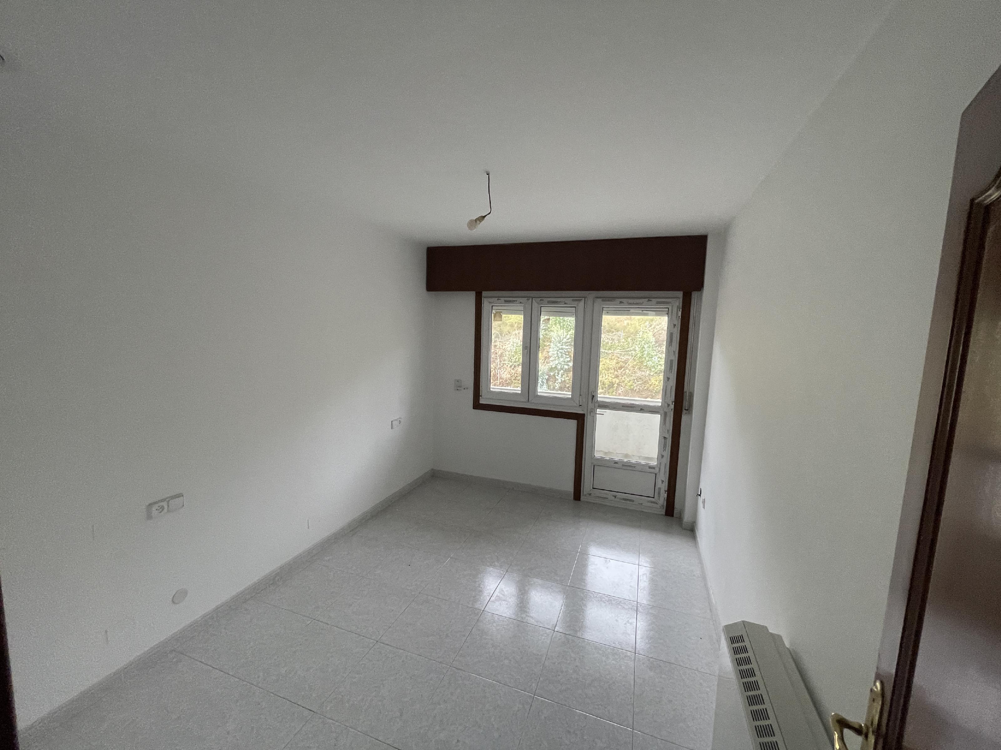 Imagen 23 Apartamento en venta en Zas / Carretara Fisterra 171 zas  a 4 km playa de Laxe