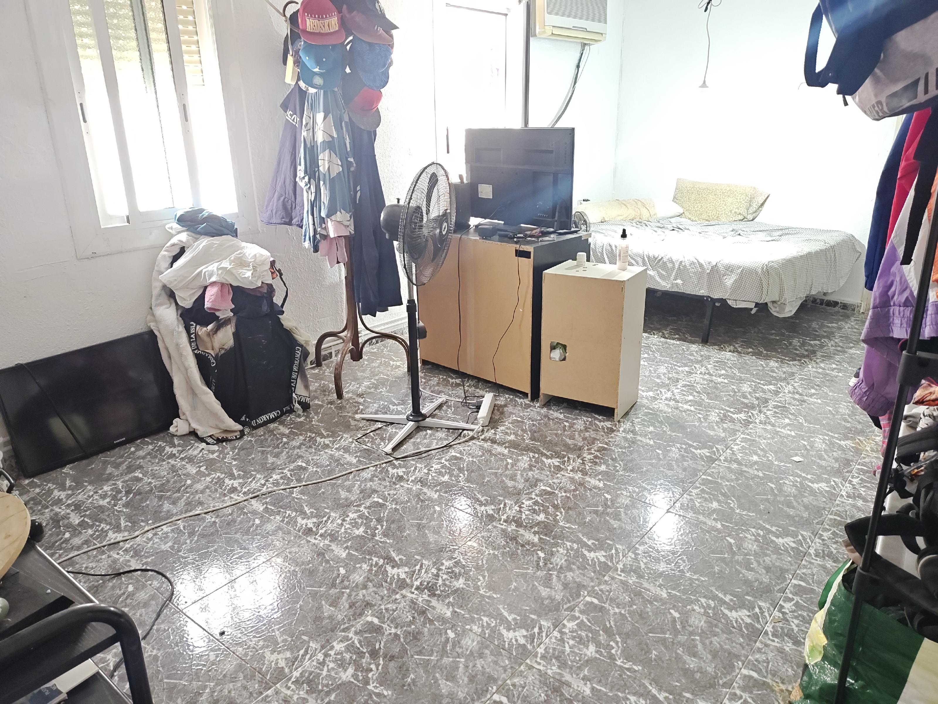 Imagen 5 Piso en venta en Barcelona / Muy cerca del matro de Roquetes