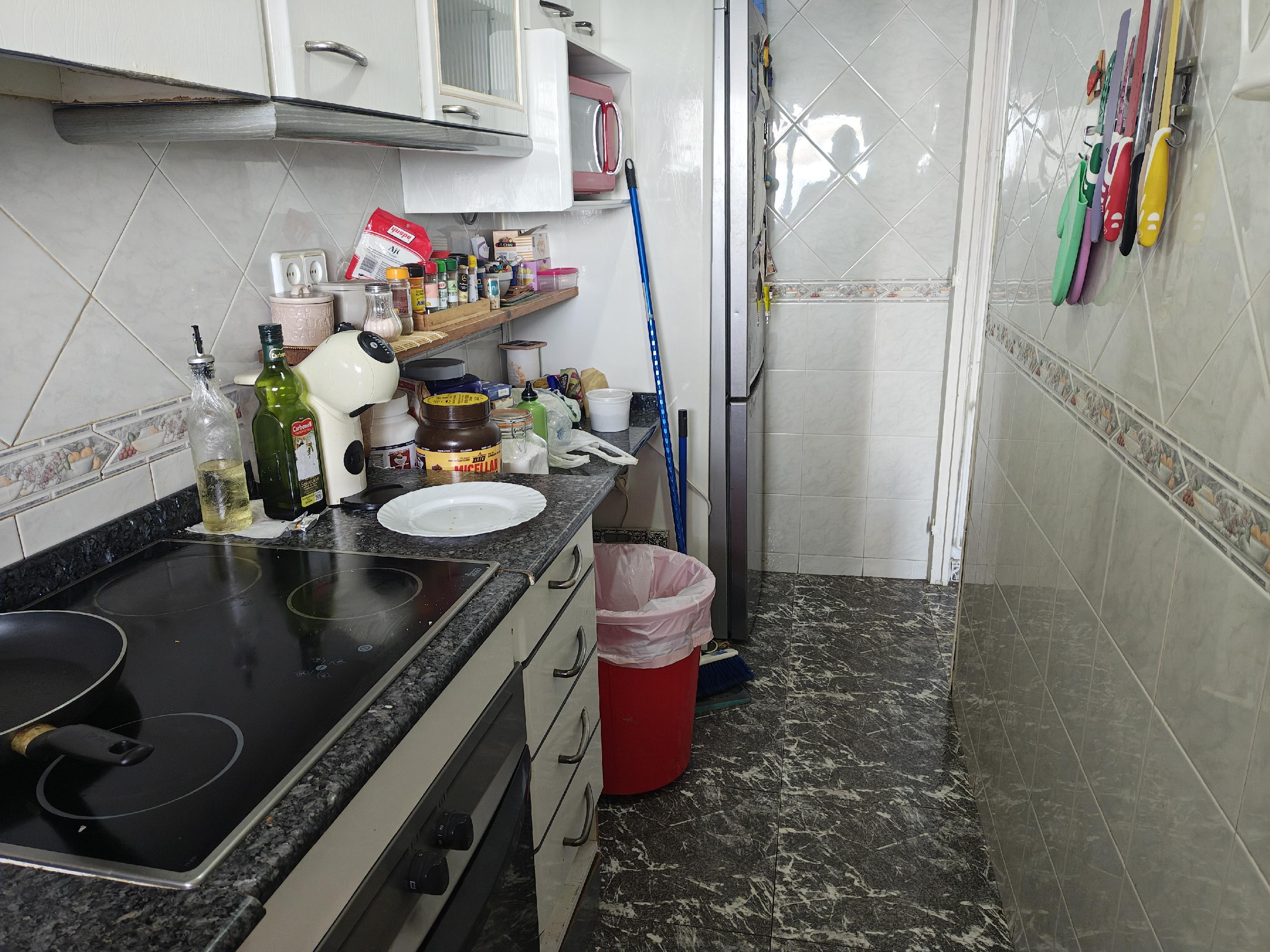 Imagen 2 Piso en venta en Barcelona / Muy cerca del matro de Roquetes