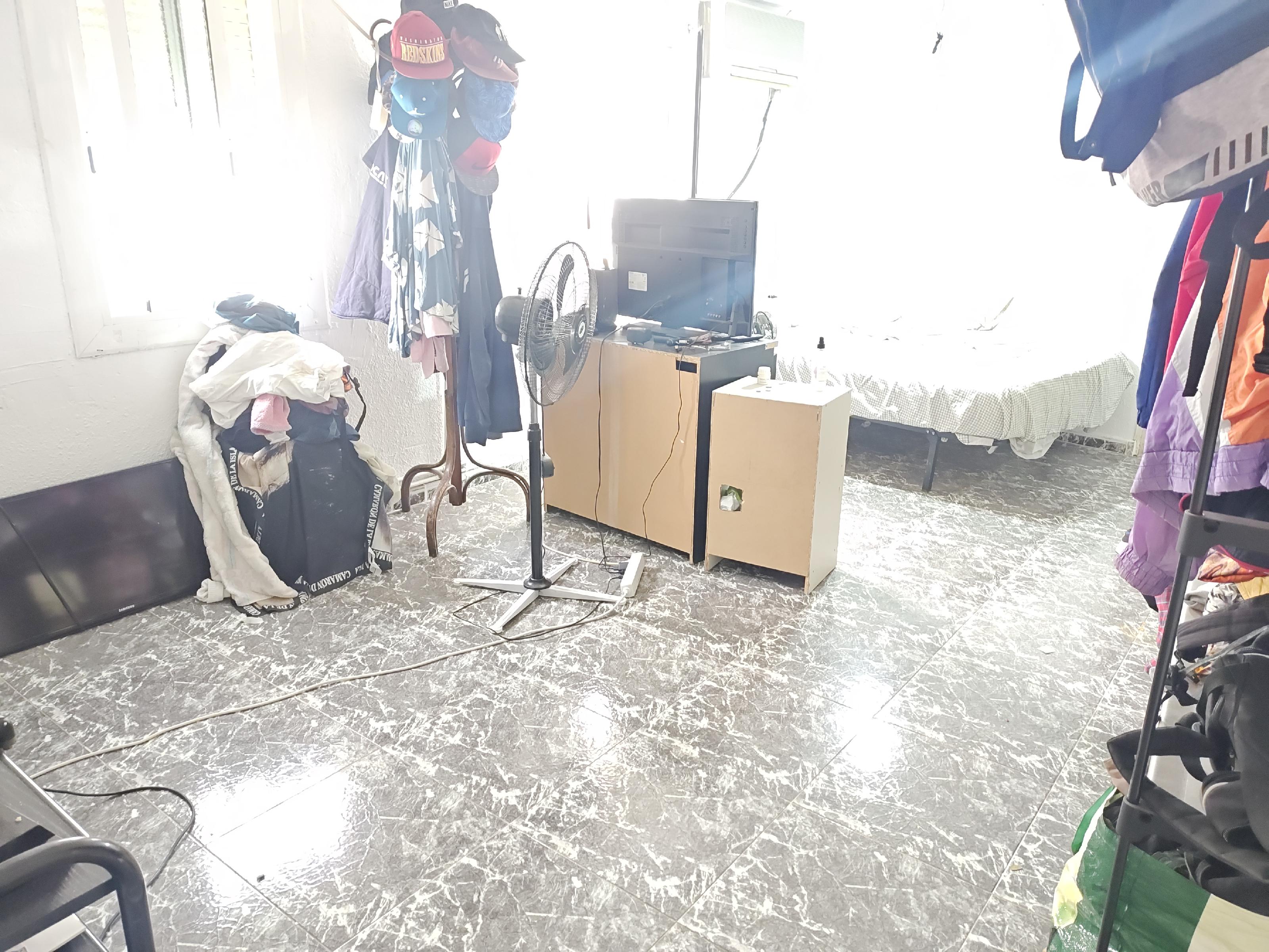 Imagen 18 Piso en venta en Barcelona / Muy cerca del matro de Roquetes
