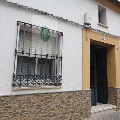 Imagen 2 Casa Adosada en venta en Villanueva De La Serena / Casa a pocos pasos del centro en buen estado