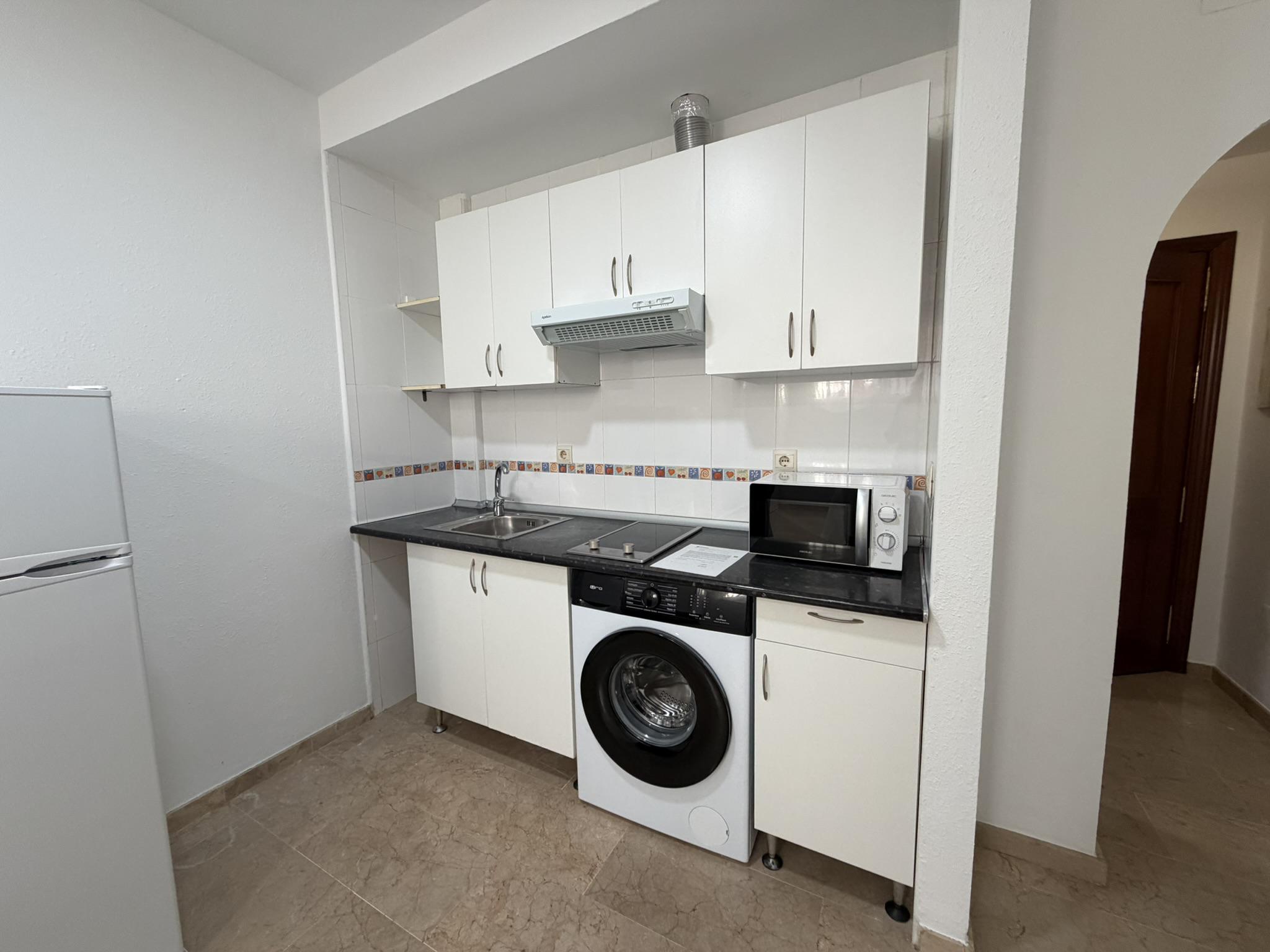 Imagen 5 Estudio en venta en Benalmádena / A un paso del centro del arrollo de la miel.