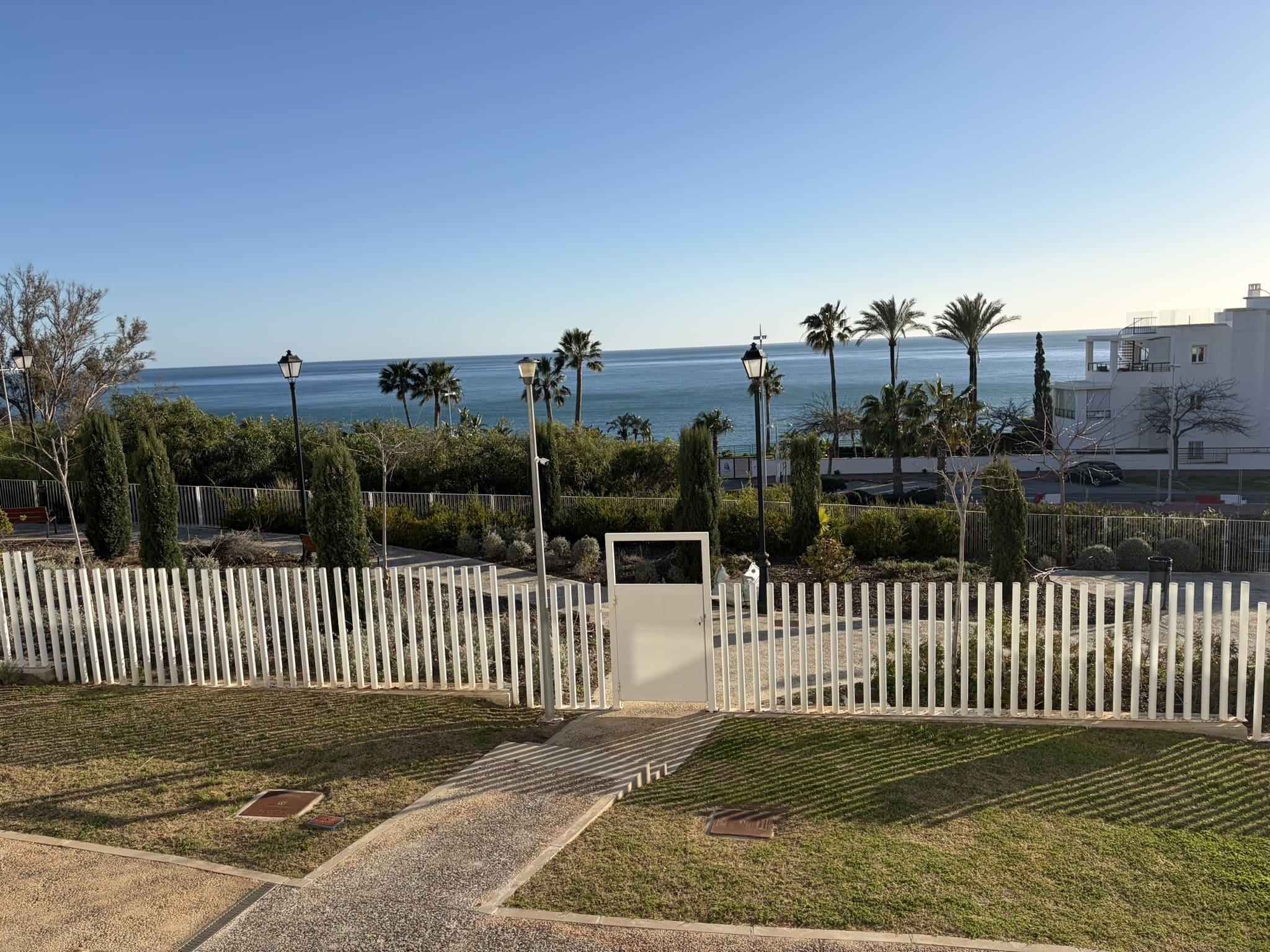 Imagen 1 Planta Baja en venta en Benalmádena / Rodeado de campos de golf y primera linea de playa