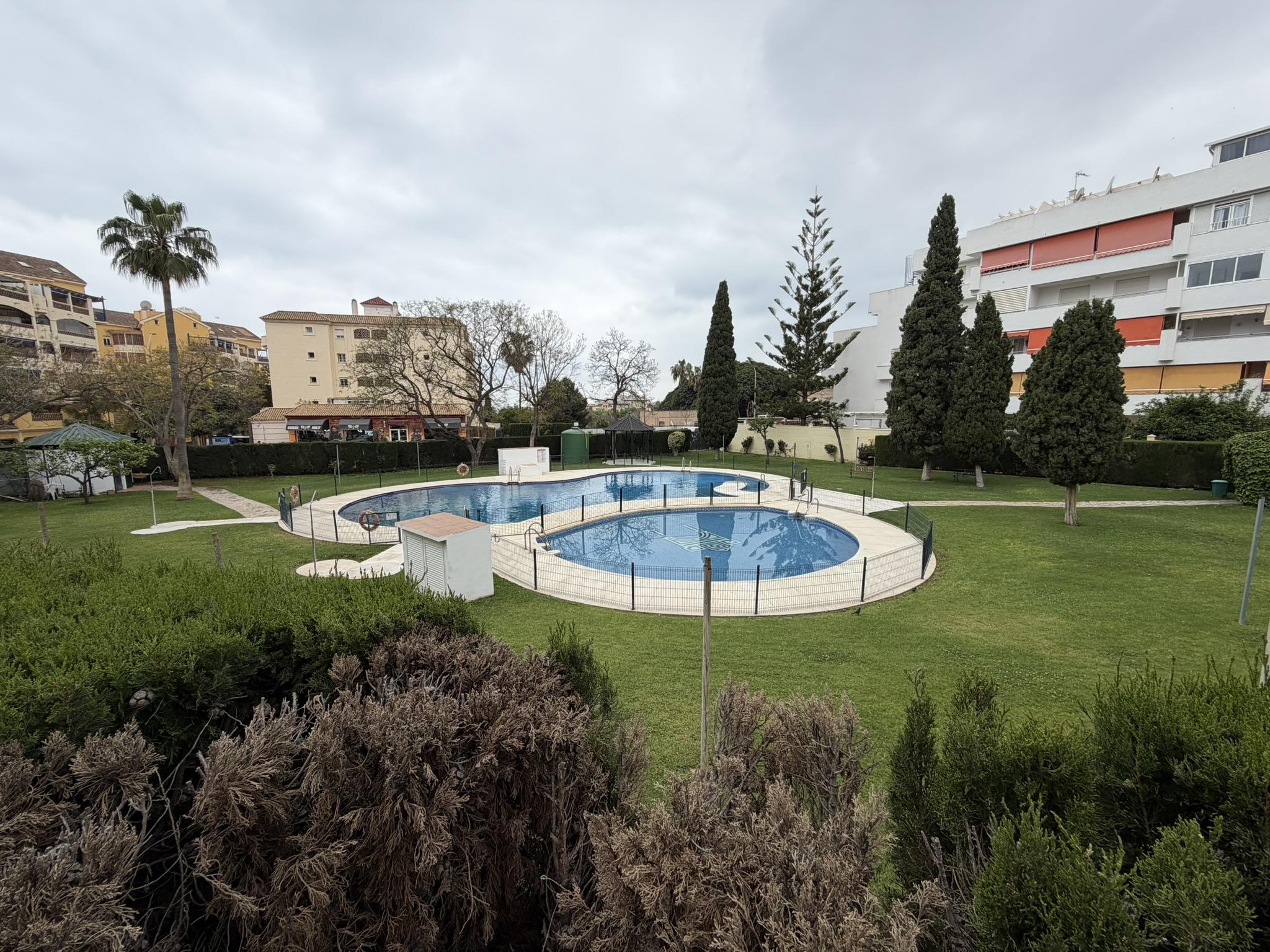 Imagen 9 Apartamento en venta en Benalmádena / Centro del arroyo de la miel, comercios, parques