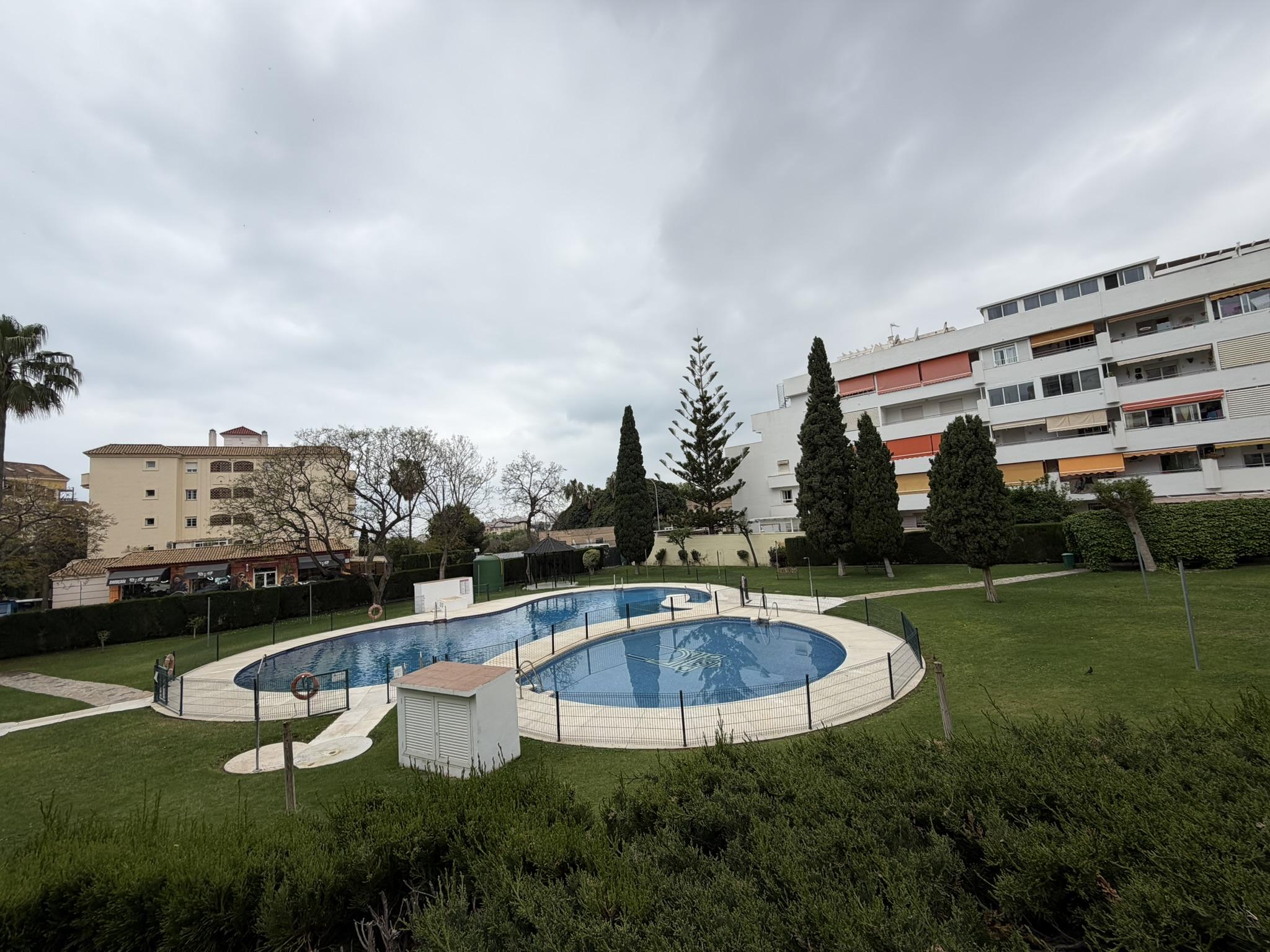 Imagen 8 Apartamento en venta en Benalmádena / Centro del arroyo de la miel, comercios, parques