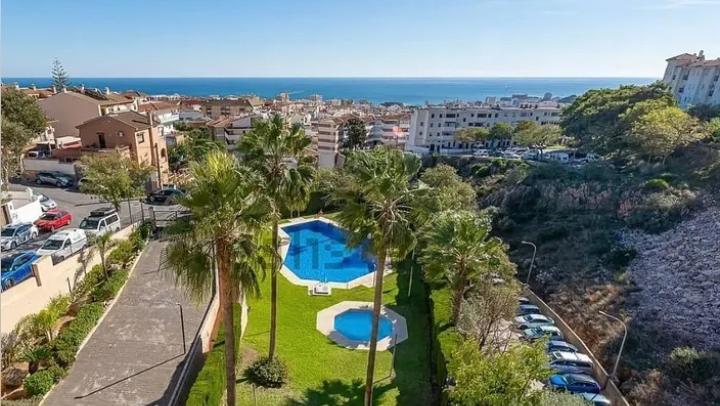 Imagen 1 Ático en venta en Benalmádena / Cerca de polideportivo, colegios y centro del Arroyo 