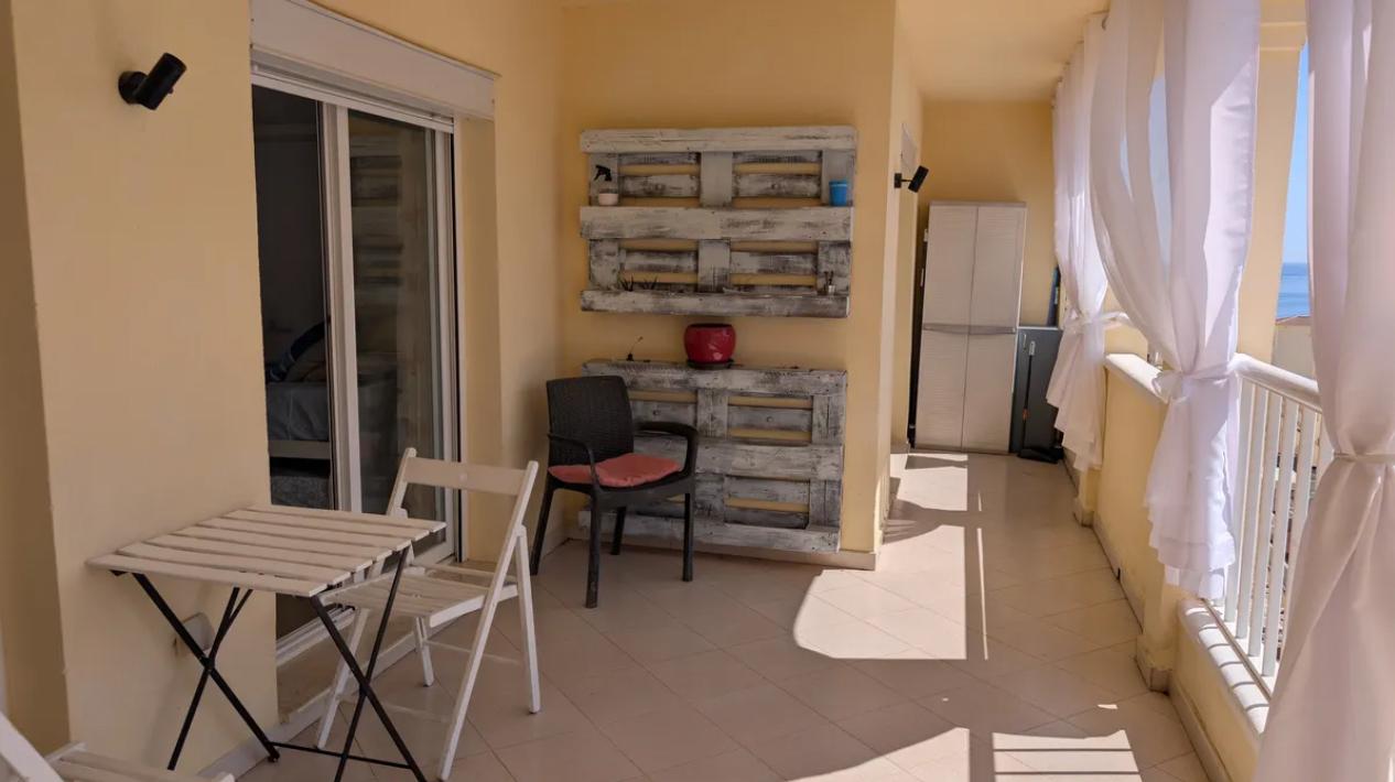 Imagen 10 Apartamento en venta en Benalmádena /  Playa a 400 metros , del centro comercial Torrequebrada