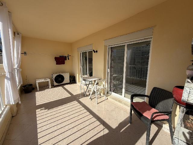 Imagen 3 Inmueble 303678 - Apartamento en venta en Benalmádena /  Playa a 400 metros , del centro comercial Torrequebrada