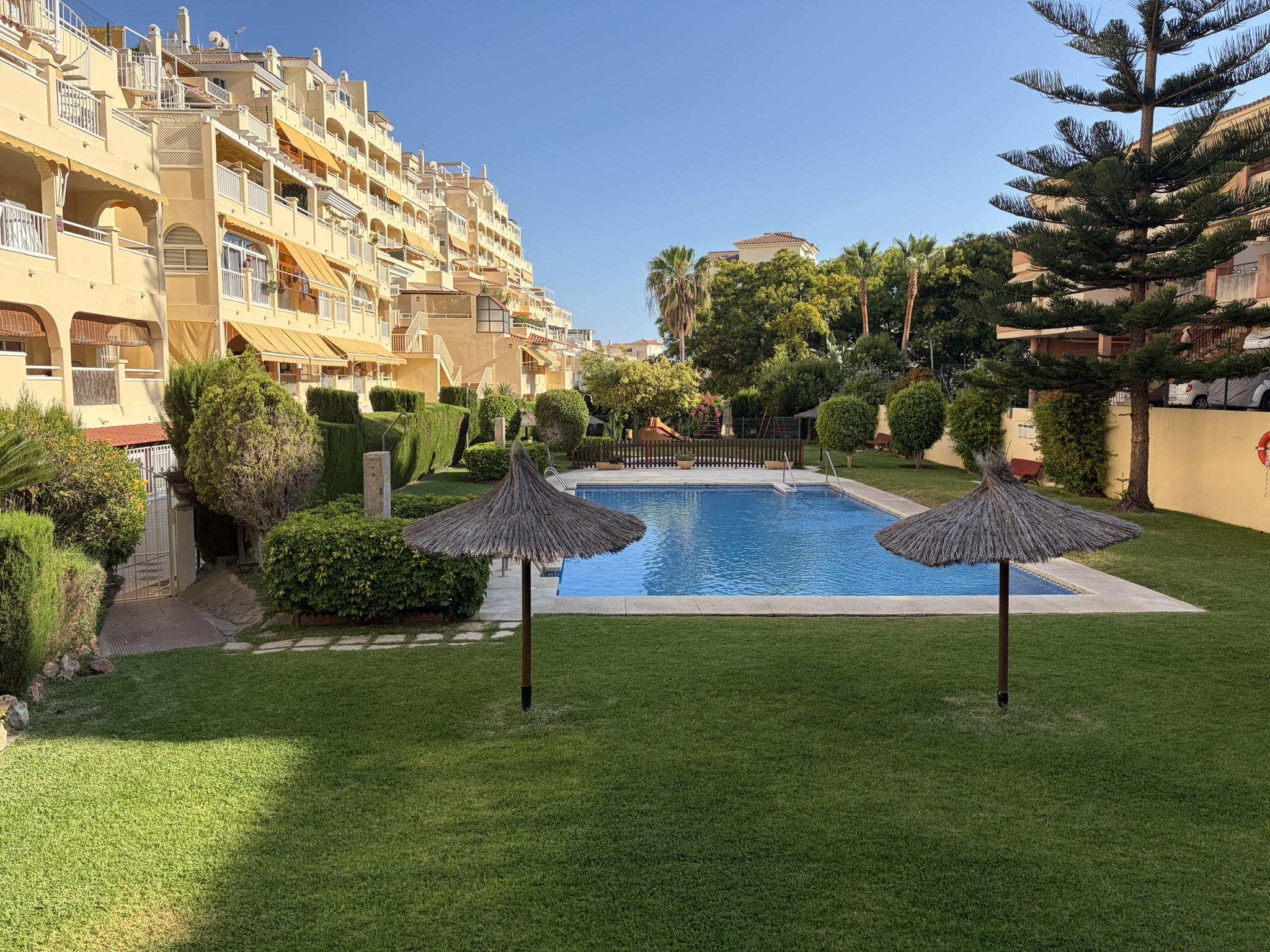 Imagen 23 Apartamento en venta en Benalmádena /  Playa a 400 metros , del centro comercial Torrequebrada
