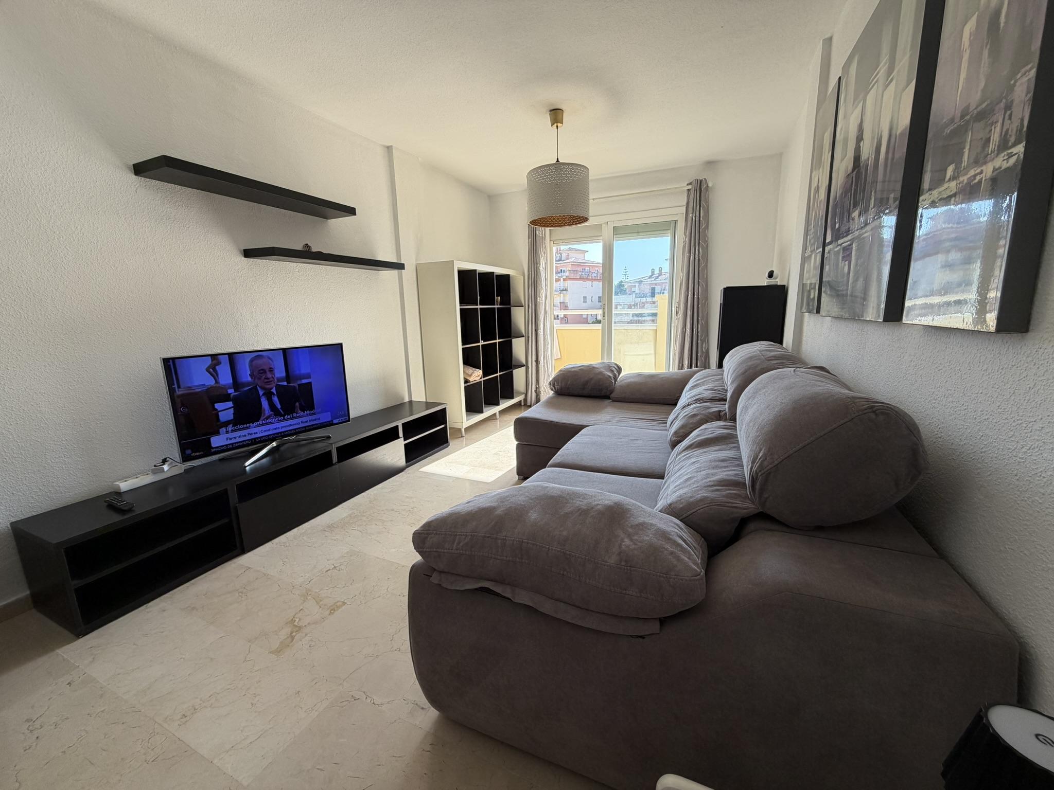 Imagen 5 Apartamento en venta en Benalmádena /  Playa a 400 metros , del centro comercial Torrequebrada
