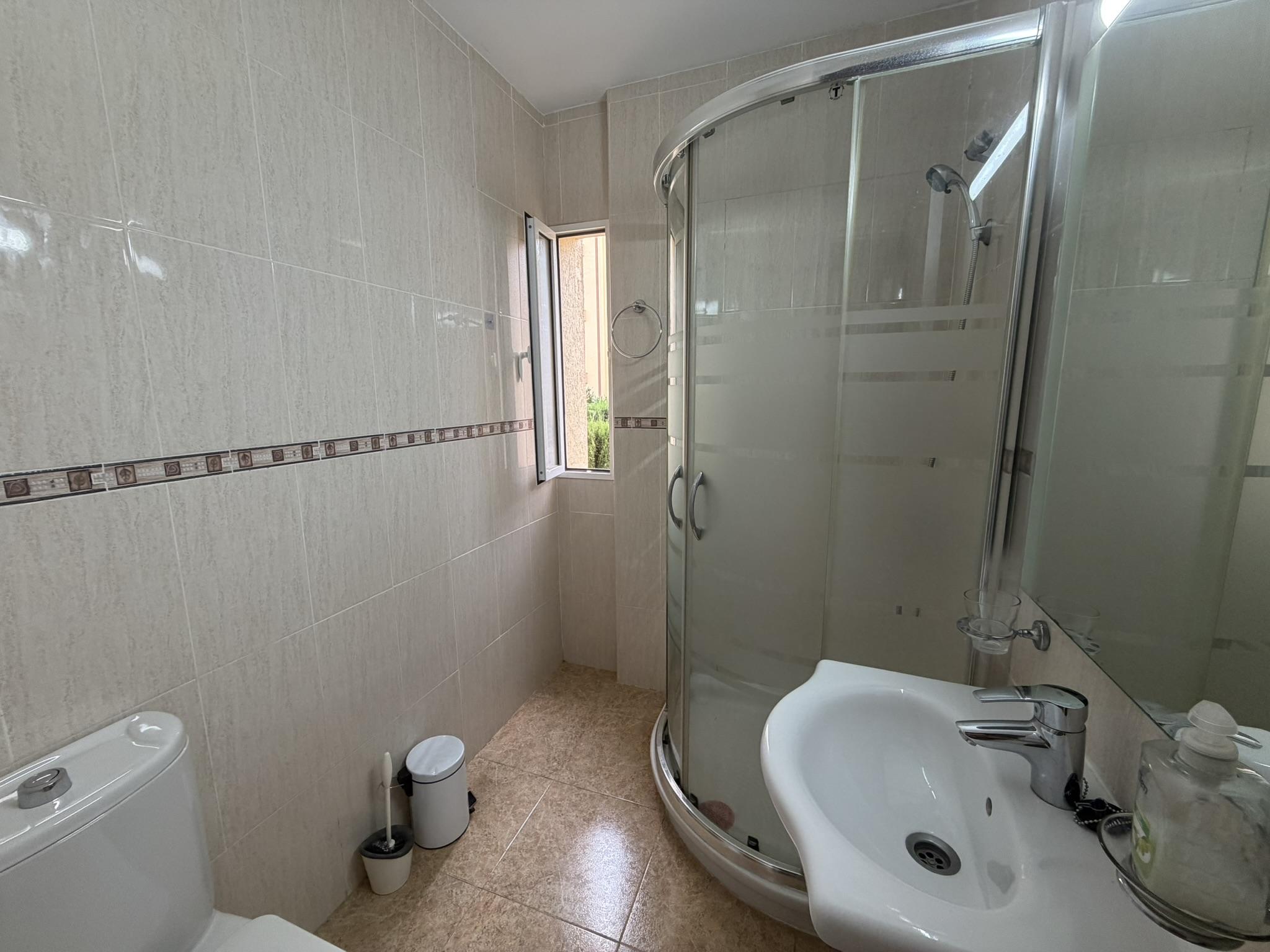 Imagen 3 Planta Baja en venta en Benalmádena / En el centro del turismo en Benalmádena, playa andando