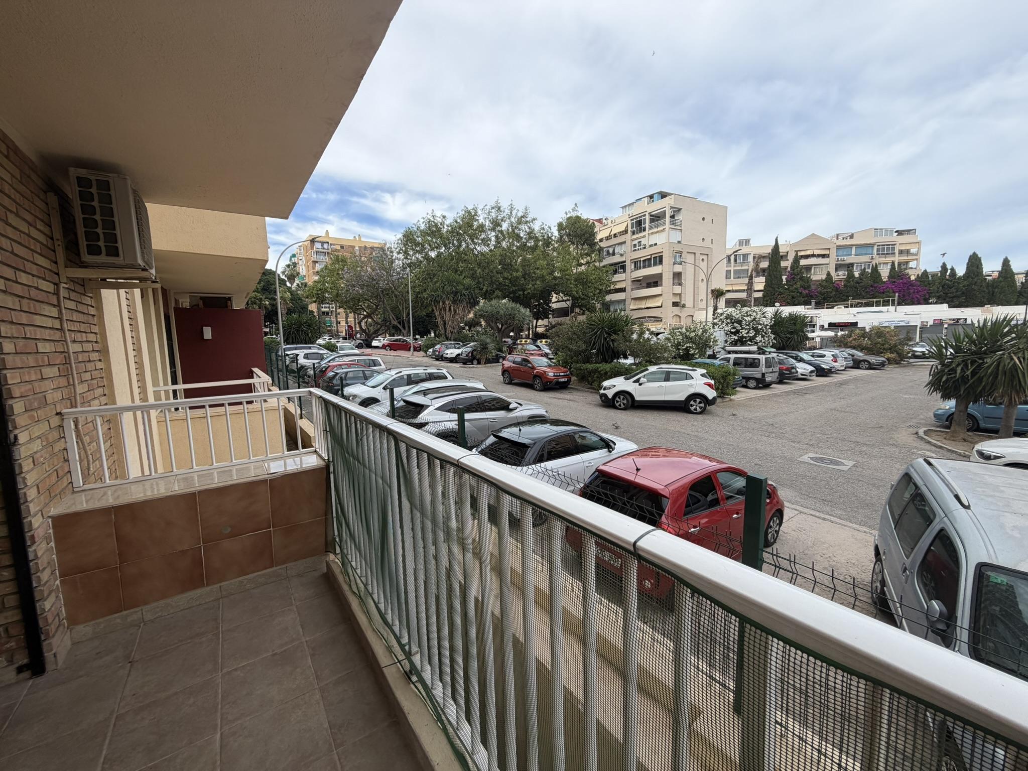 Imagen 4 Planta Baja en venta en Benalmádena / En el centro del turismo en Benalmádena, playa andando