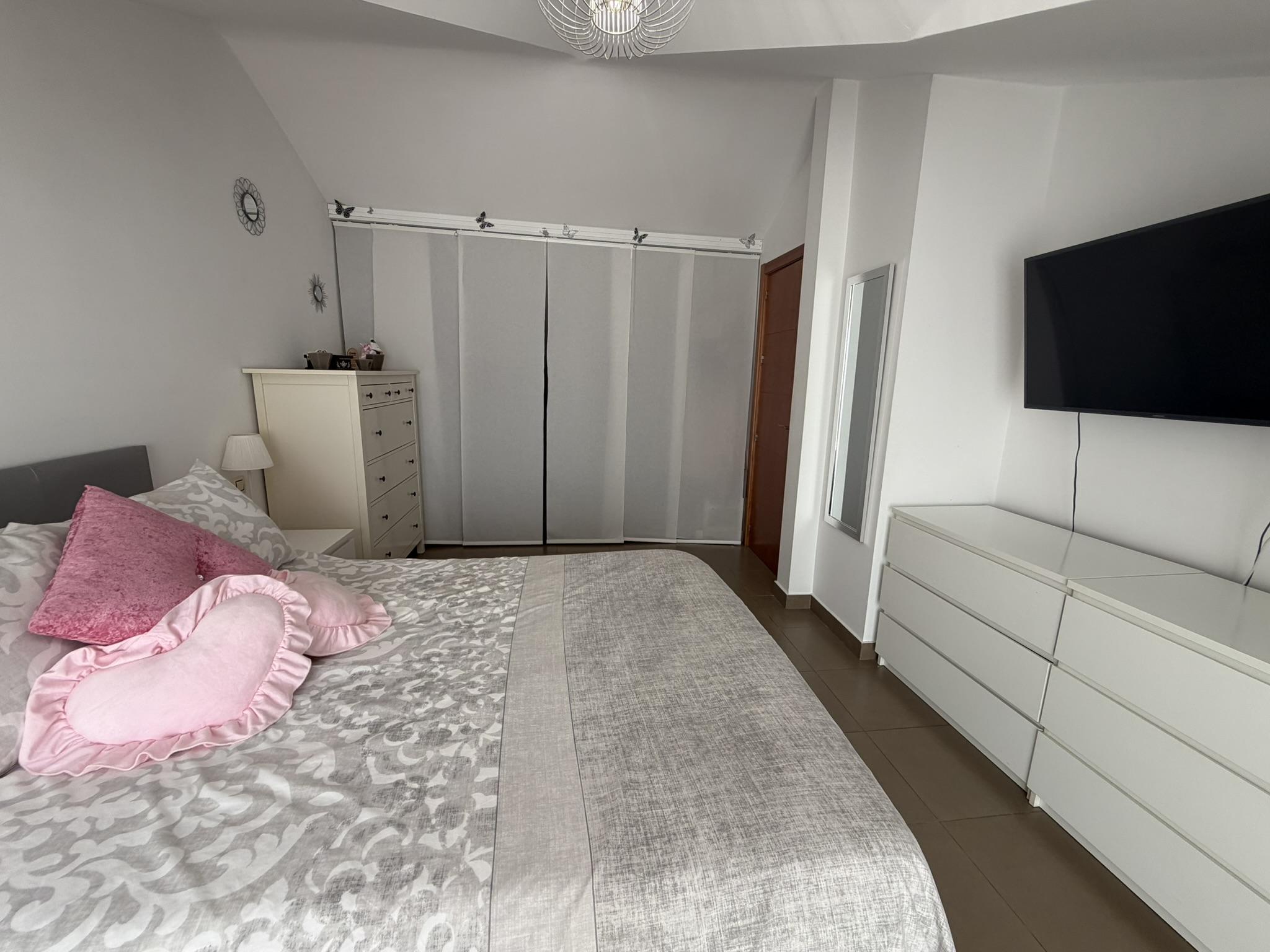 Imagen 18 Casa Pareada en venta en Benalmádena / A 10 min andando de Puerto Marina y la playa