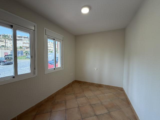 Imagen 10 Inmueble 304899 - Casa Adosada en venta en Mijas / Urbanización privada, con vigilancia, piscina y Tenis