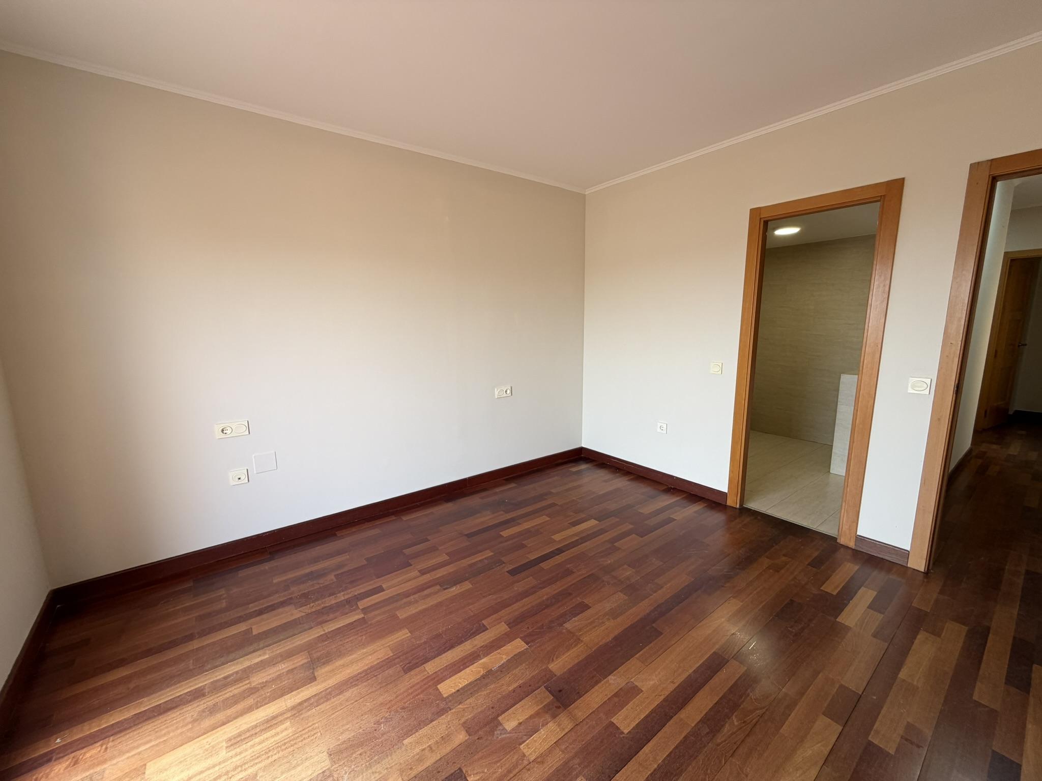 Imagen 23 Casa Adosada en venta en Mijas / Urbanización privada, con vigilancia, piscina y Tenis