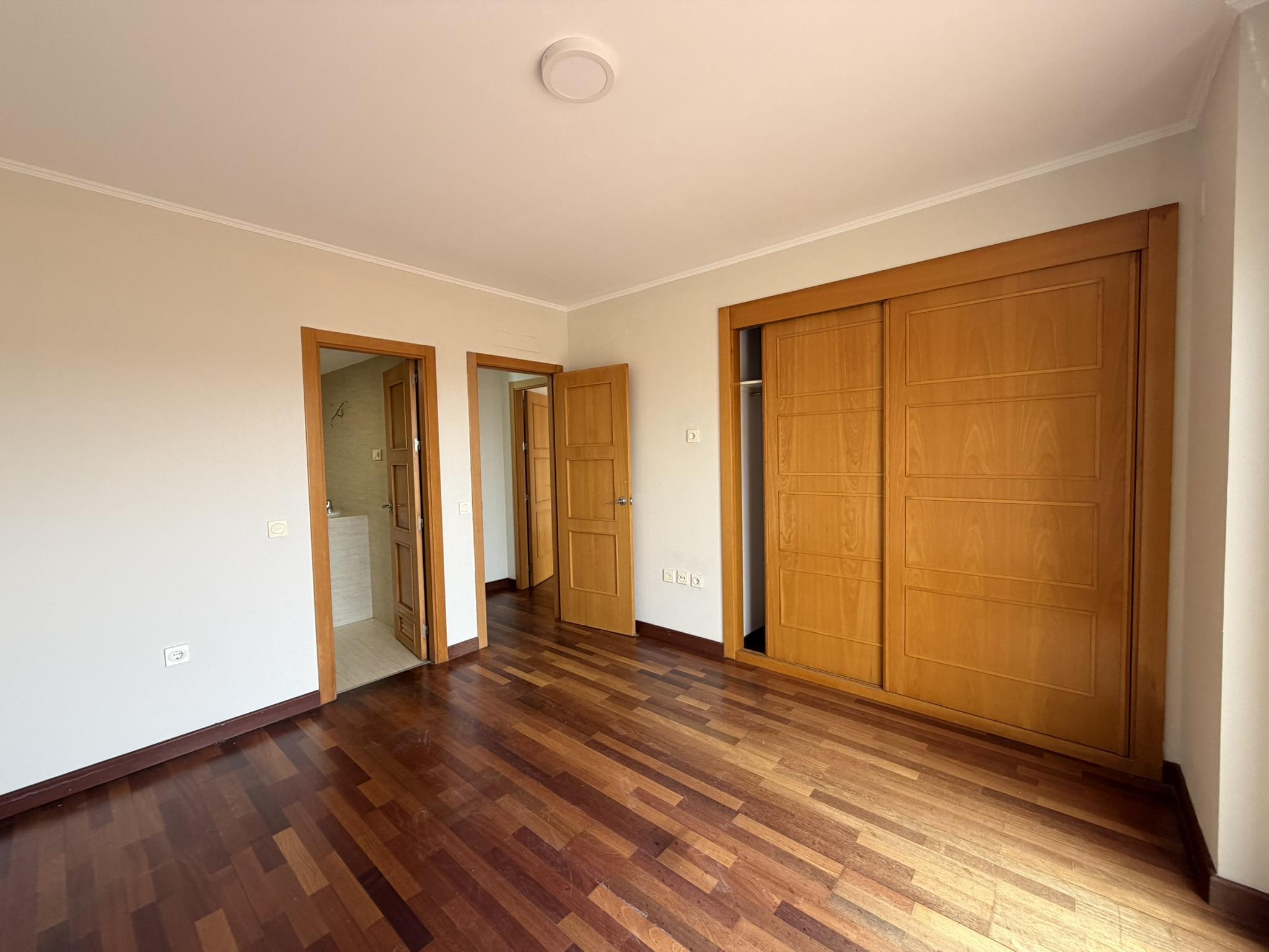 Imagen 22 Casa Adosada en venta en Mijas / Urbanización privada, con vigilancia, piscina y Tenis