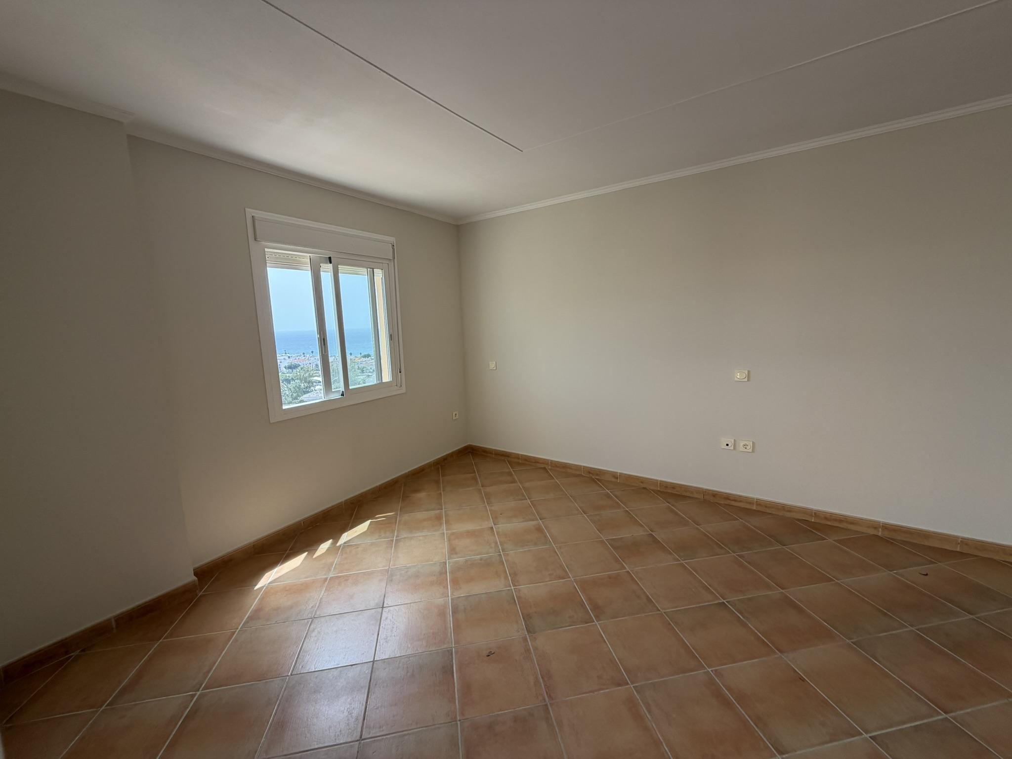 Imagen 29 Casa Adosada en venta en Mijas / Urbanización privada, con vigilancia, piscina y Tenis