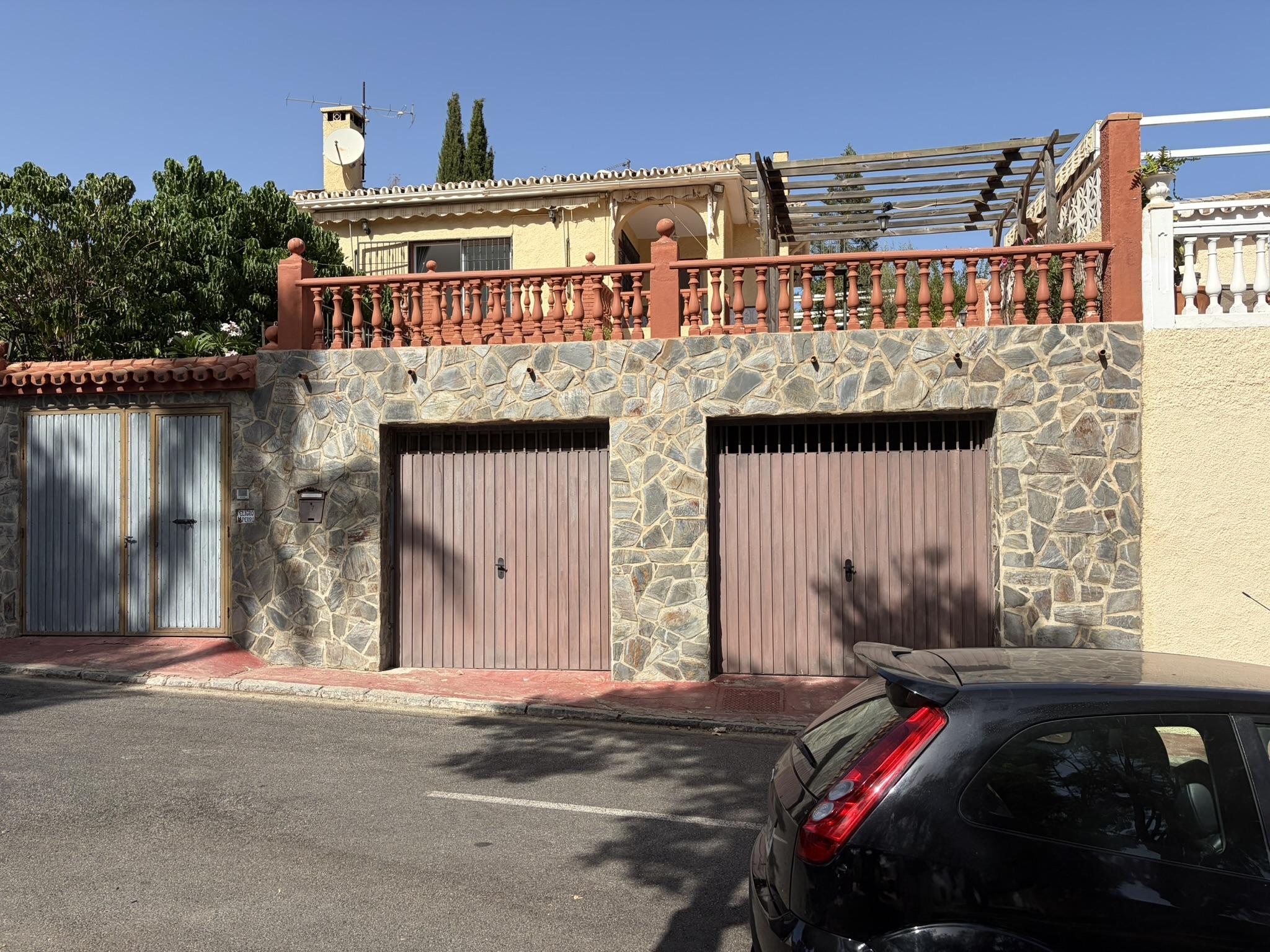 Imagen 25 Casa Aislada en venta en Benalmádena / Urbanización tranquila, 5 min de los comercios