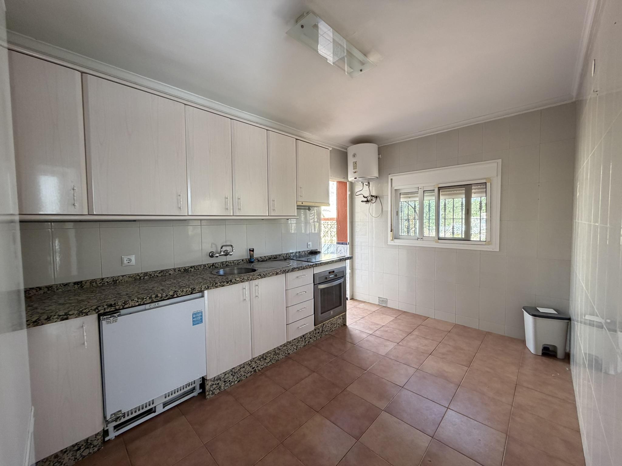 Imagen 5 Casa Aislada en venta en Benalmádena / Urbanización tranquila, 5 min de los comercios
