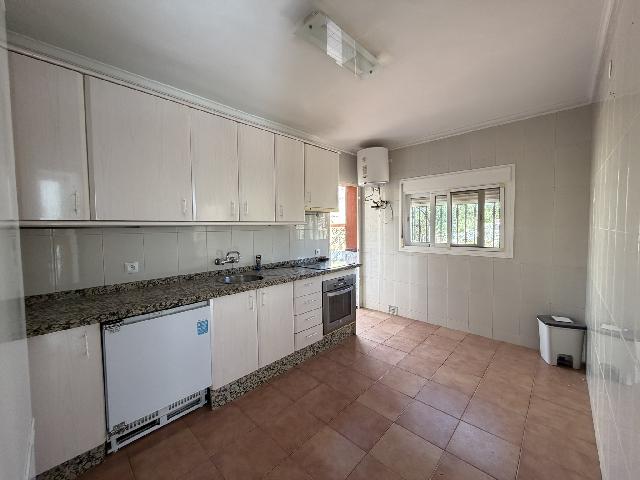 Imagen 5 Inmueble 305251 - Casa Aislada en venta en Benalmádena / Urbanización tranquila, 5 min de los comercios