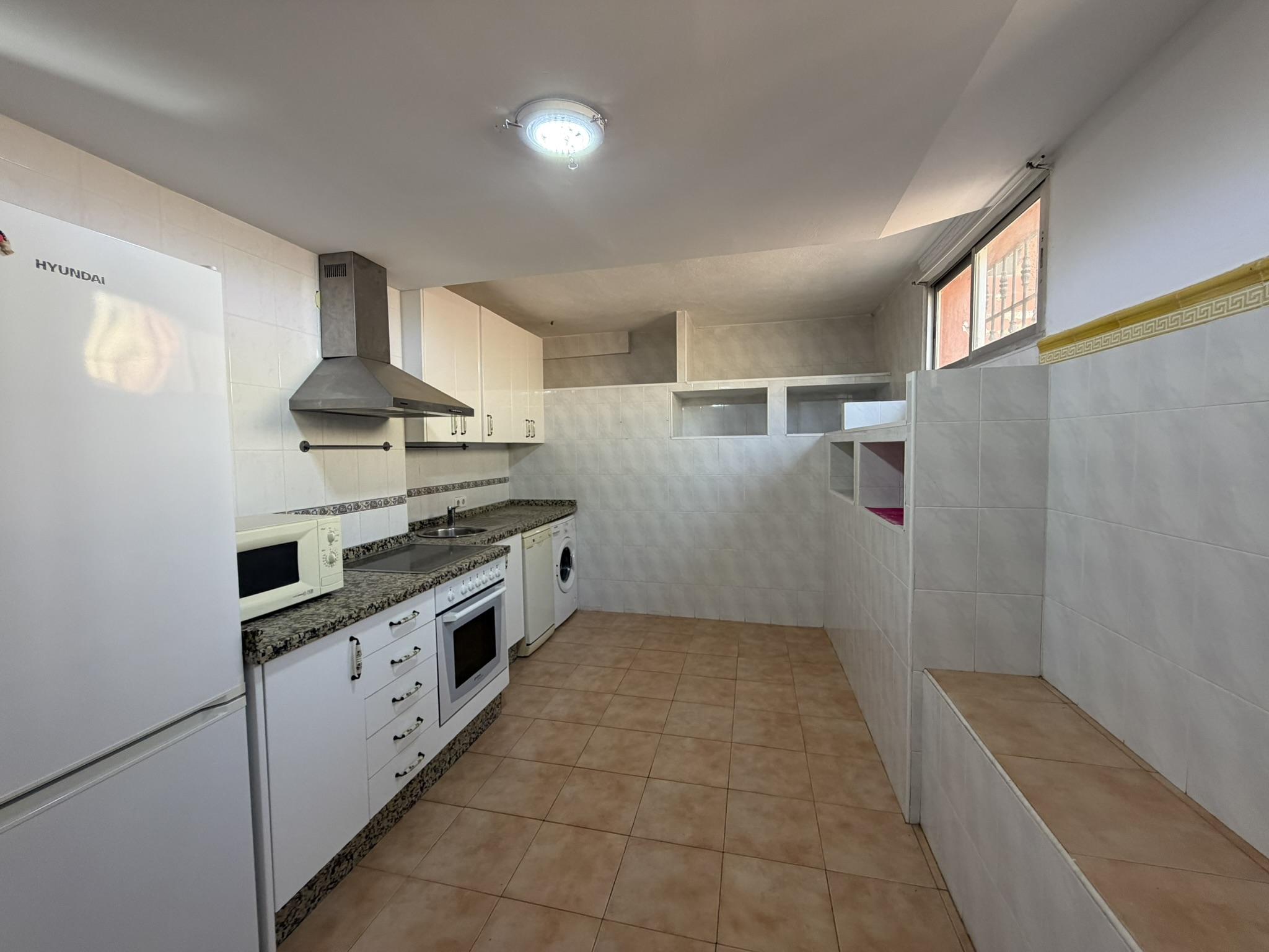 Imagen 12 Casa Aislada en venta en Benalmádena / Urbanización tranquila, 5 min de los comercios