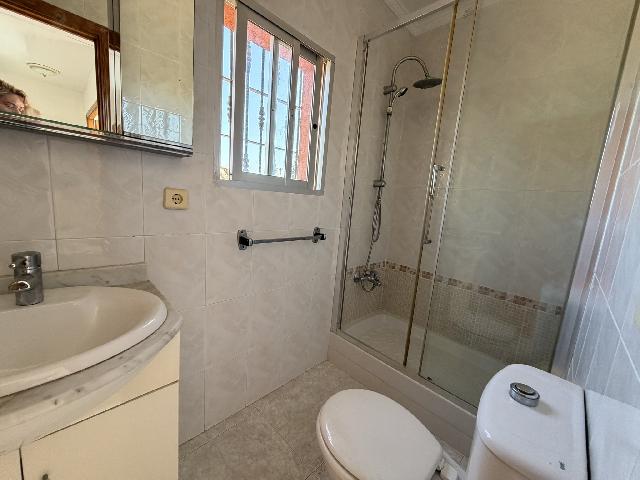 Imagen 20 Inmueble 305251 - Casa Aislada en venta en Benalmádena / Urbanización tranquila, 5 min de los comercios