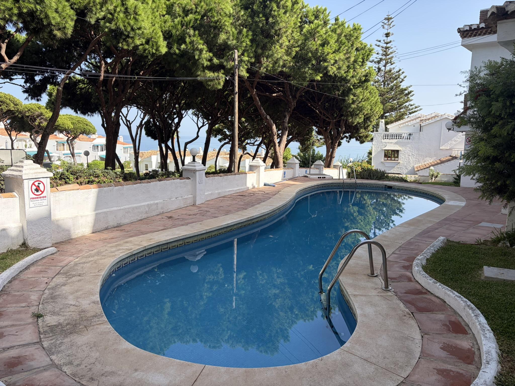 Imagen 2 Casa Adosada en venta en Mijas / Zona muy turística cerca de todos los servicios 