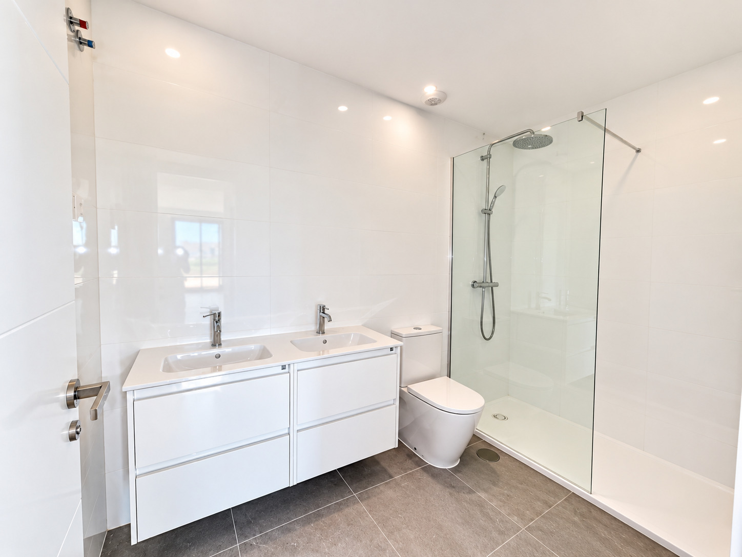 Imagen 5 Apartamento en venta en Mijas / Urbanización privada, 10 min andando a tiendas y playa