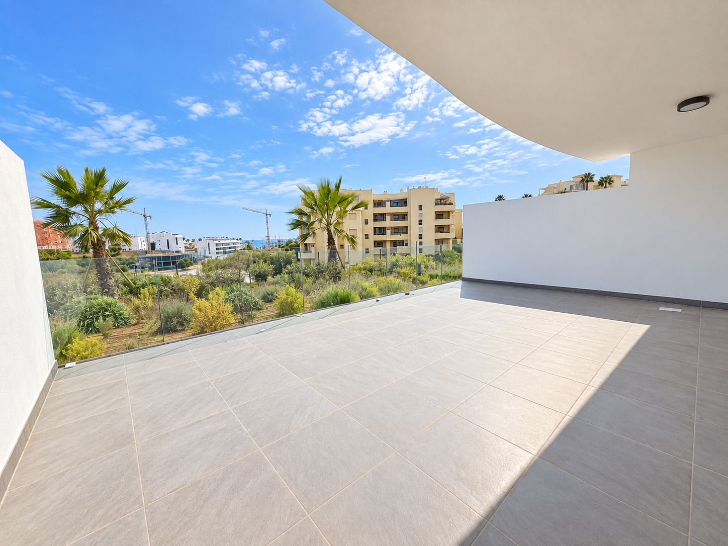 Imagen 4 Planta Baja en venta en Mijas / Urbanización privada, 10 min andando a tiendas y playa