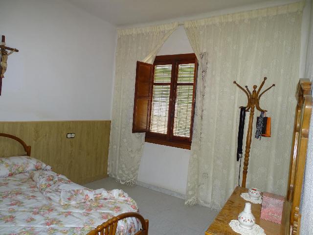 Imagen 12 Inmueble 302065 - Casa Pareada en venta en Campos Del Río / Zona tranquila, cerca del parque la estacion