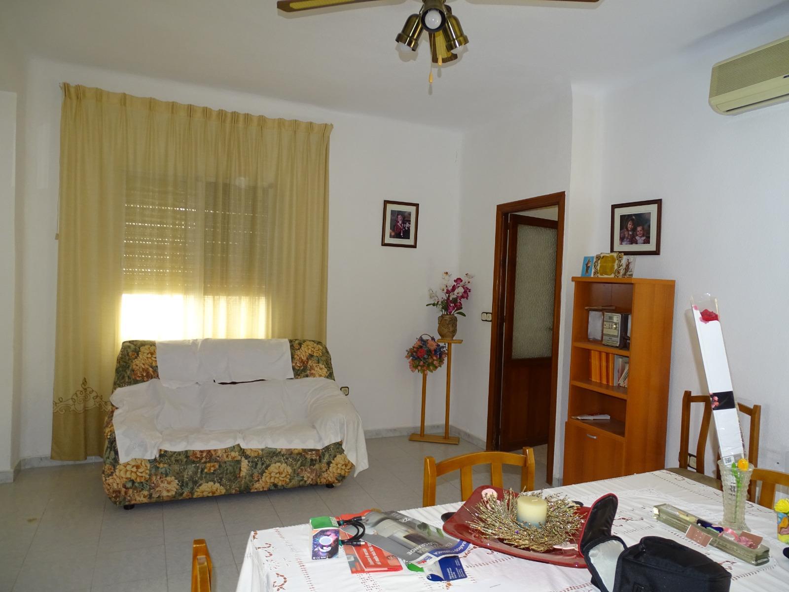 Imagen 2 Casa Pareada en venta en Campos Del Río / Zona tranquila, cerca del parque la estacion